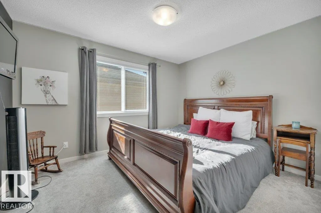 477 ROBERTS Crescent