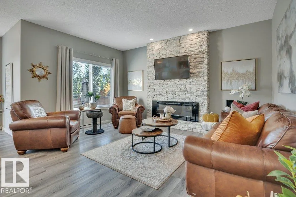 477 ROBERTS Crescent