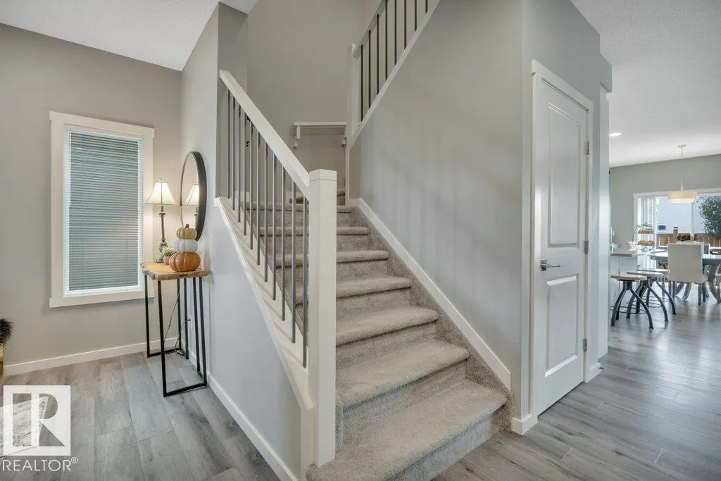 477 ROBERTS Crescent