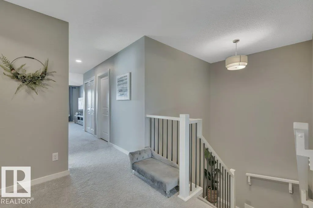 477 ROBERTS Crescent