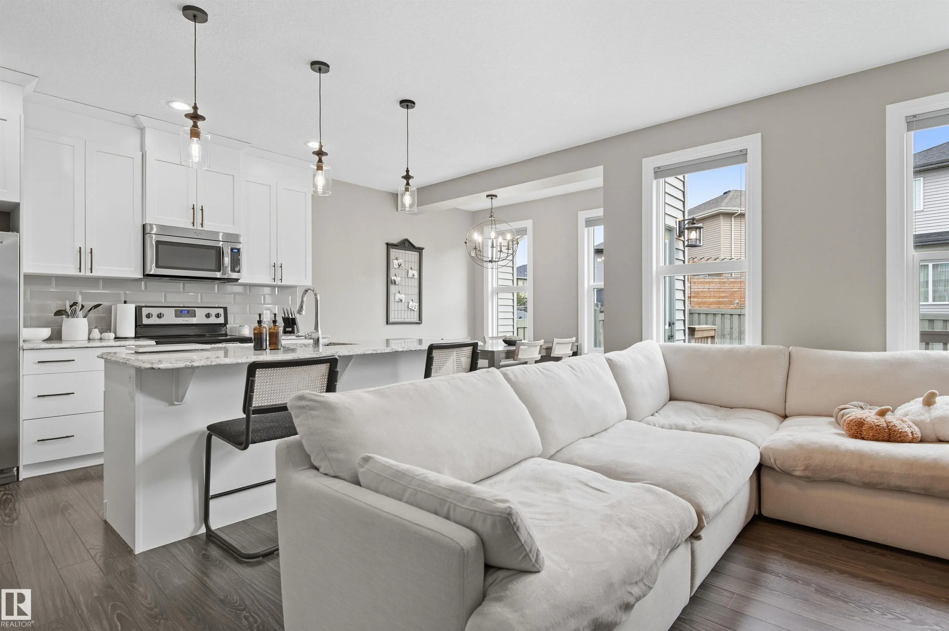 8534 CUSHING Place