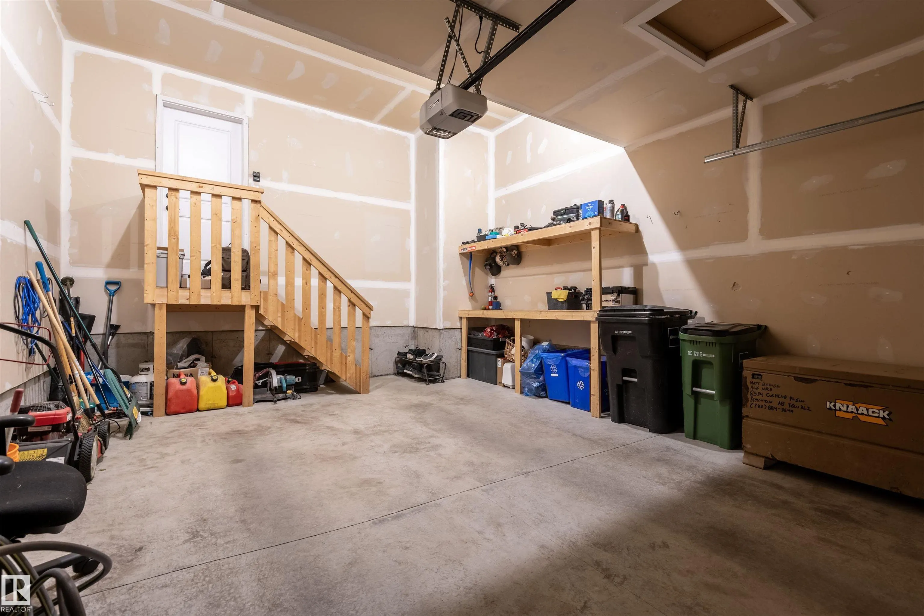 8534 CUSHING Place