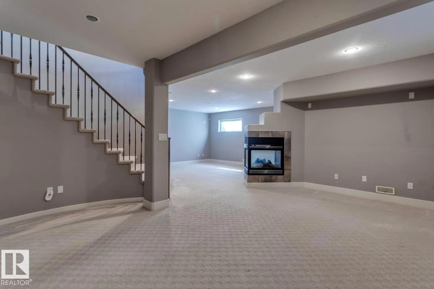1832 BOWMAN Point(e)