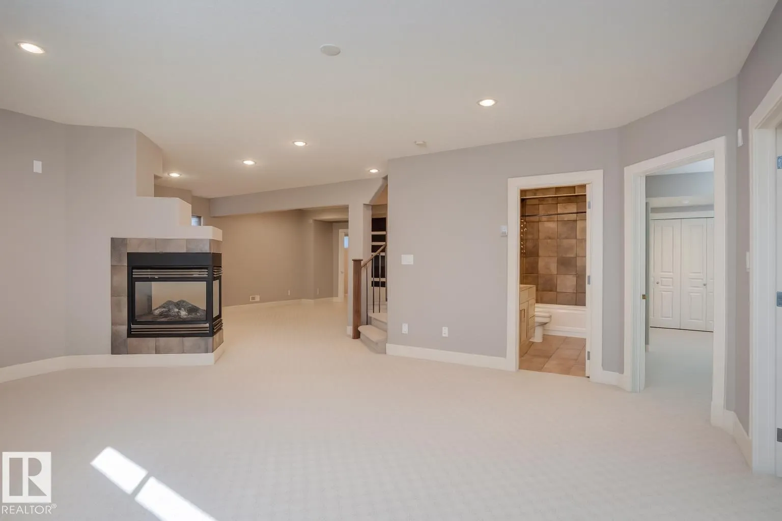 1832 BOWMAN Point(e)