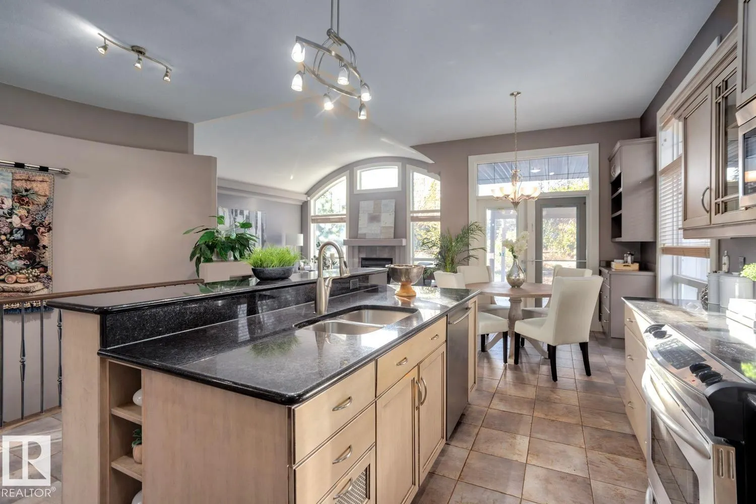 1832 BOWMAN Point(e)