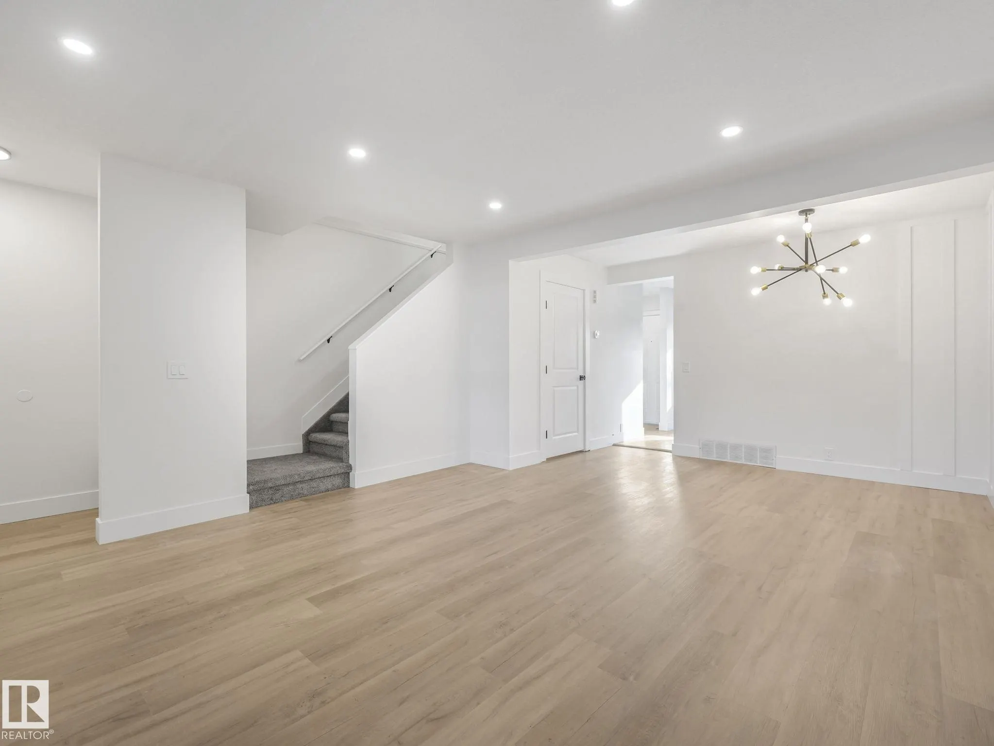 13833 30 Street