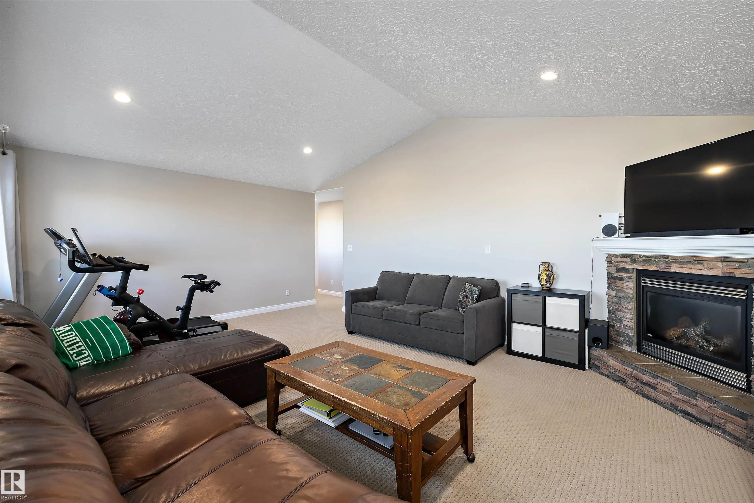 231 GREENFIELD Way