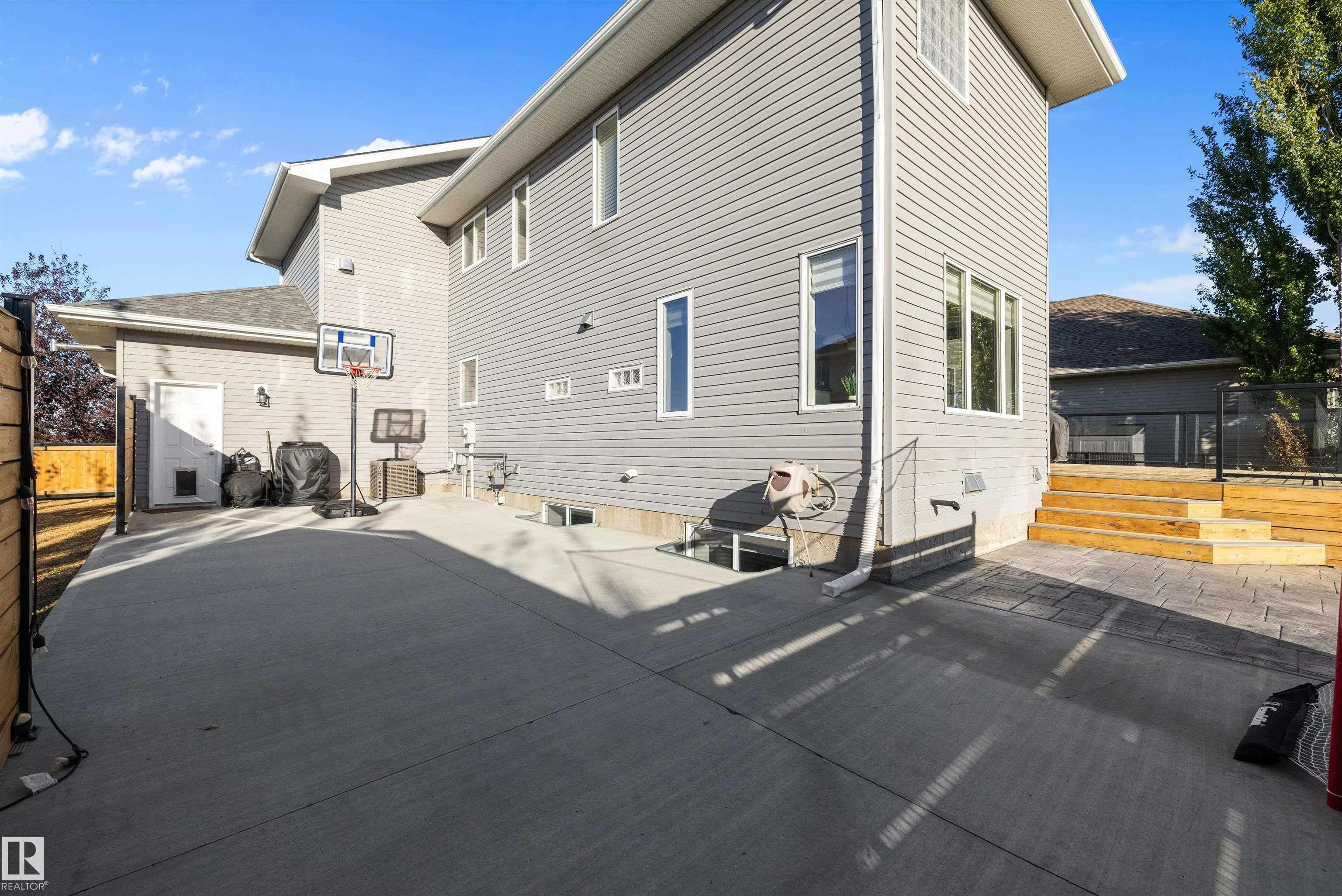 231 GREENFIELD Way