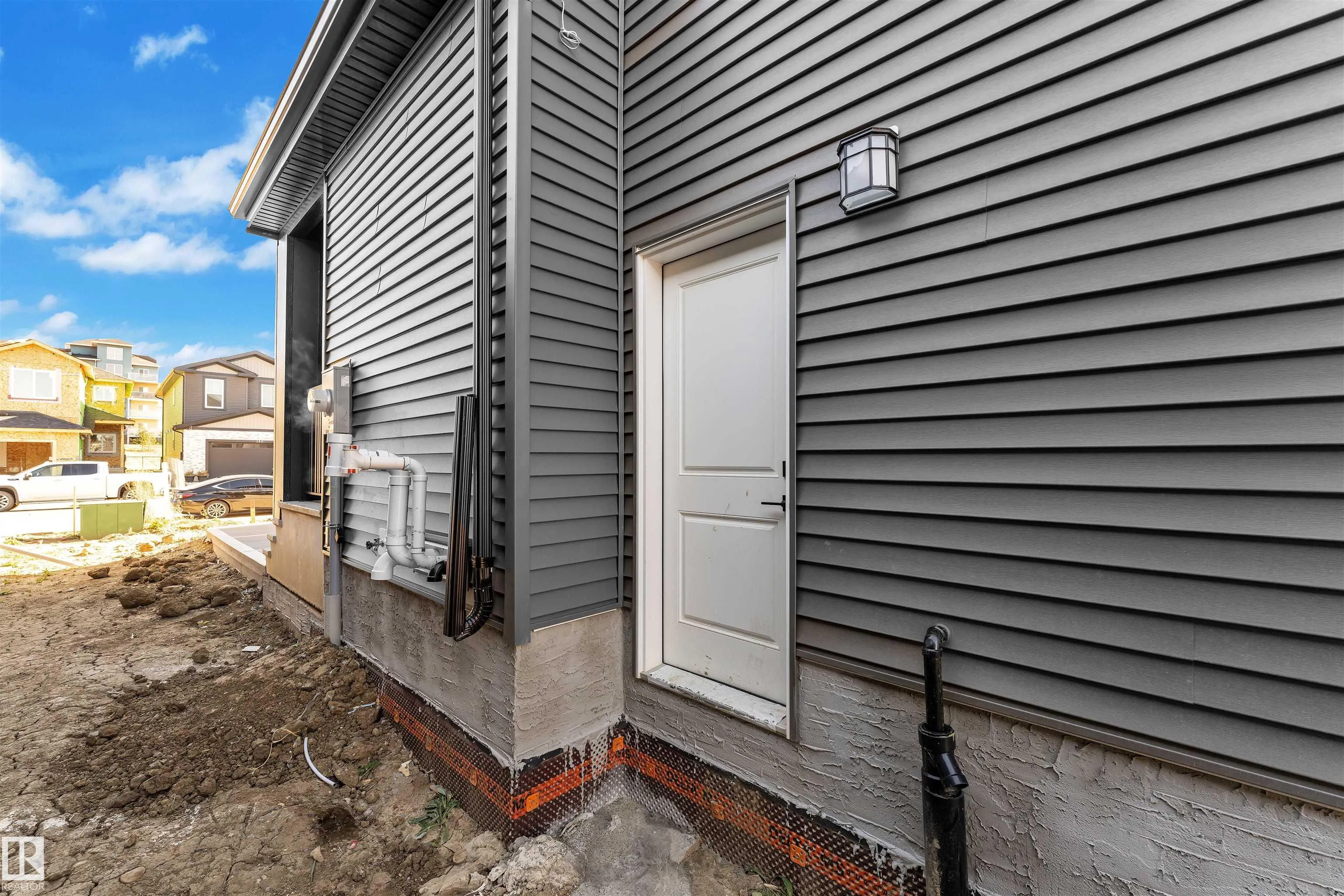 139 Creekside Lane