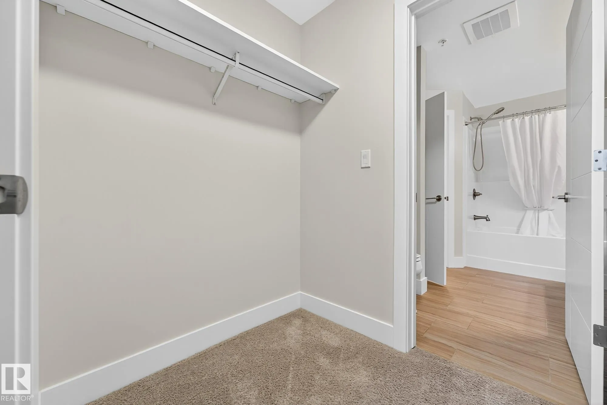 200 BELLEROSE Drive