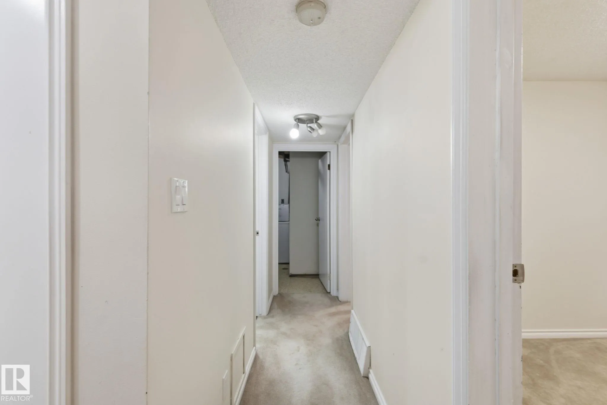 9508 9510 128 Avenue
