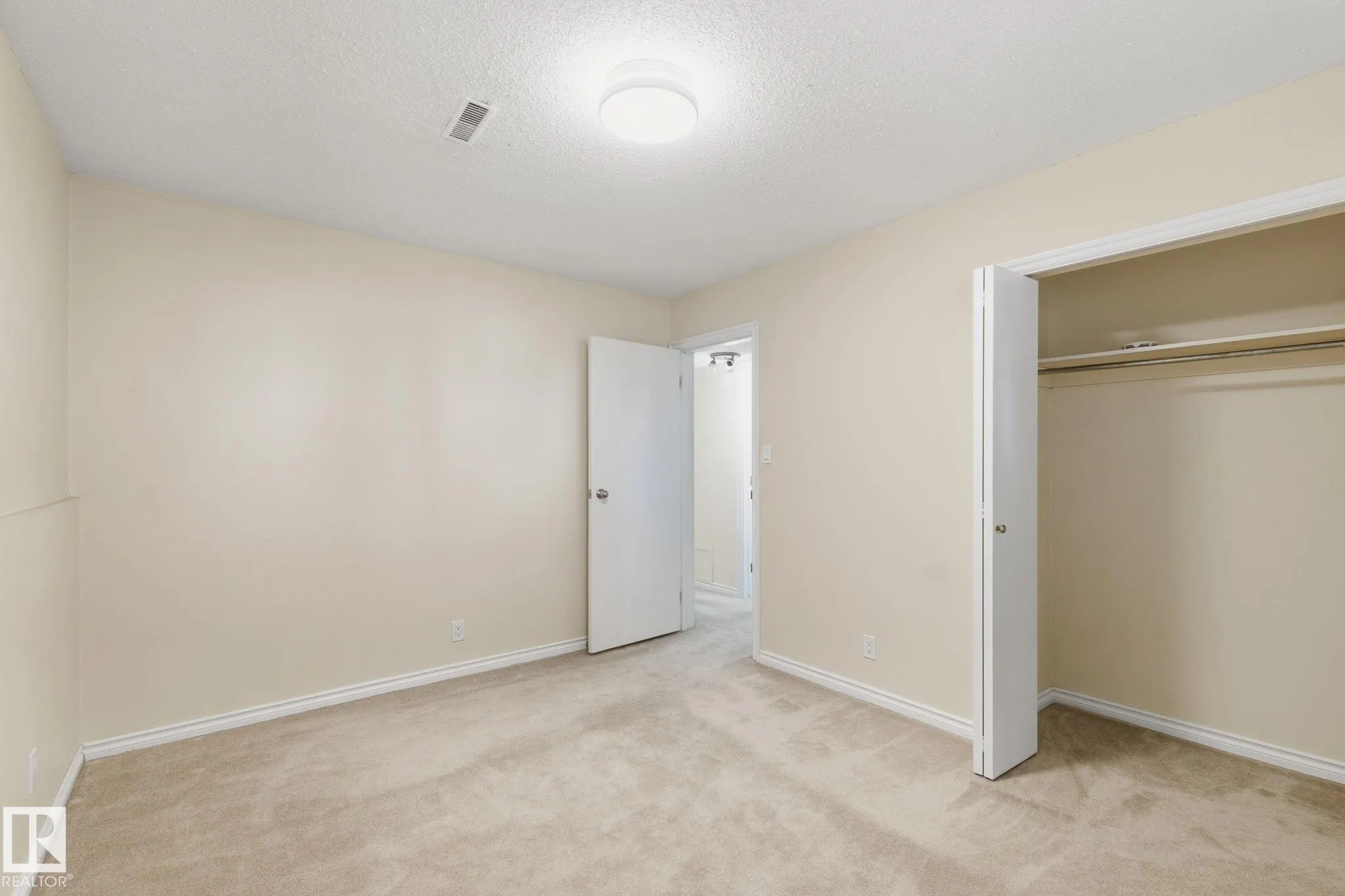 9508 9510 128 Avenue
