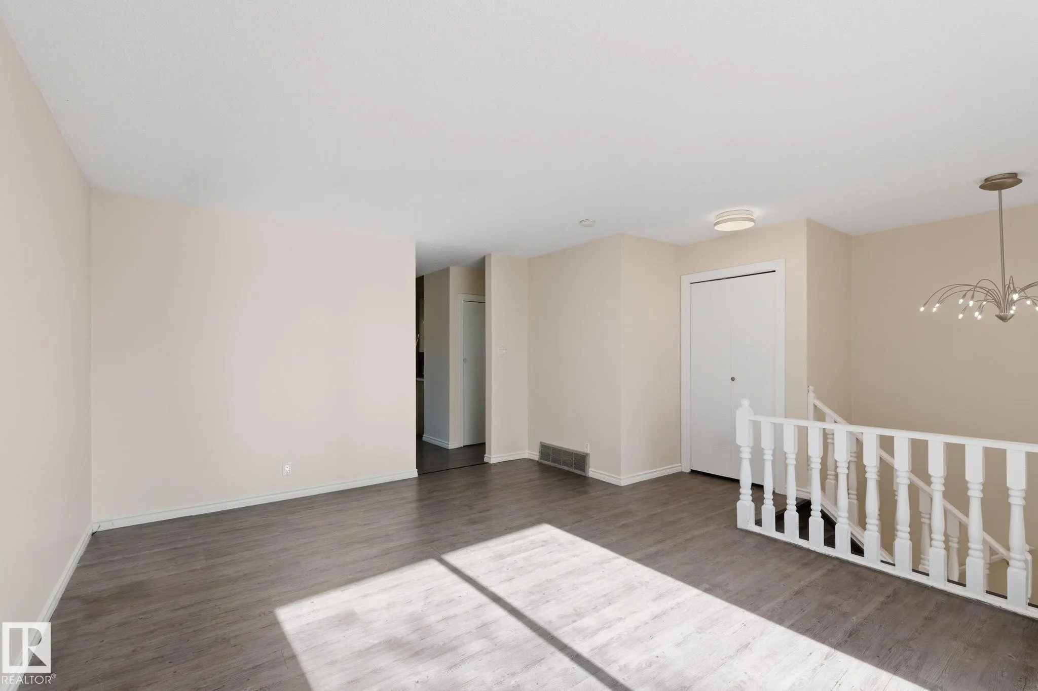 9508 9510 128 Avenue
