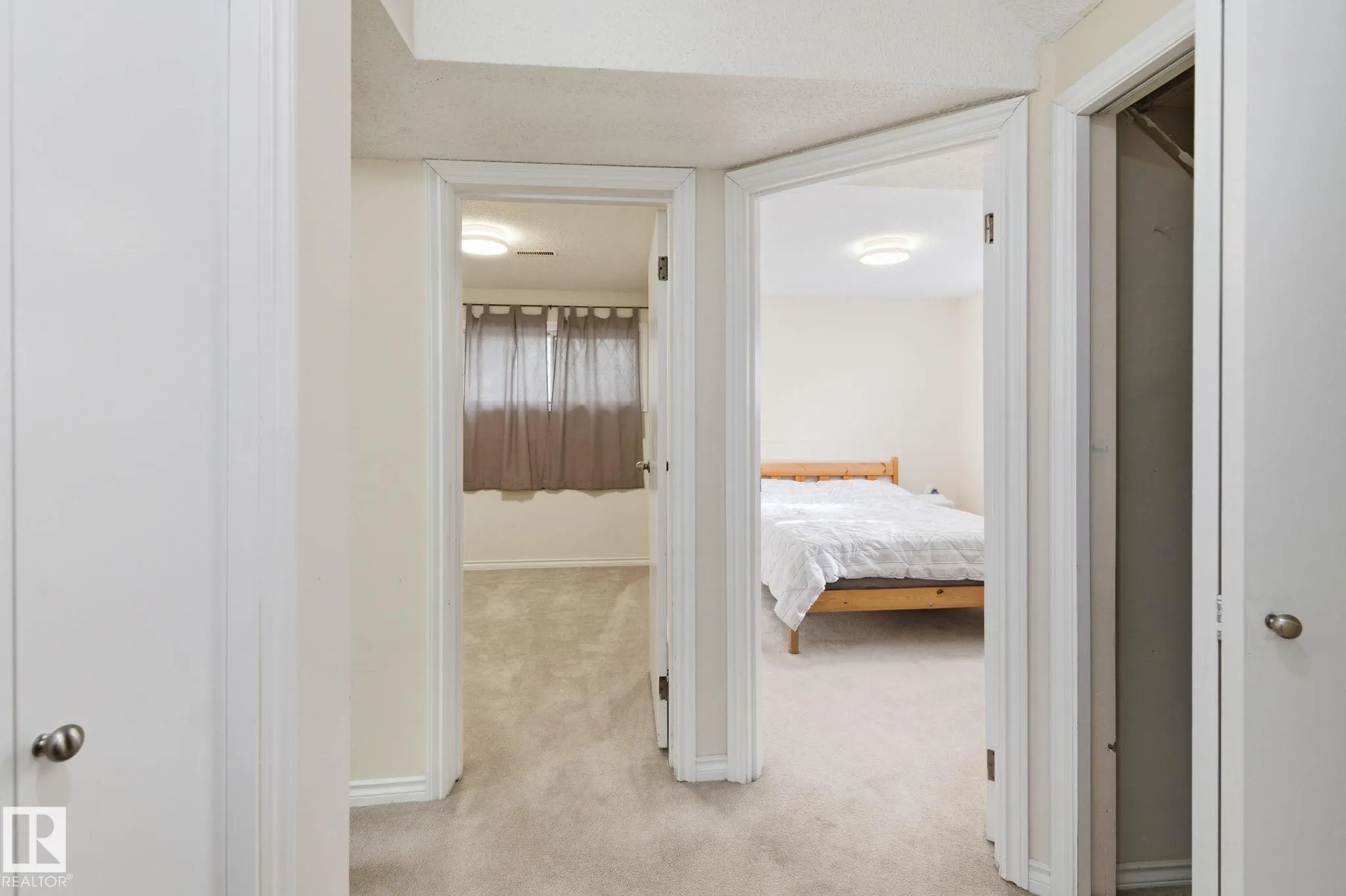 9508 9510 128 Avenue