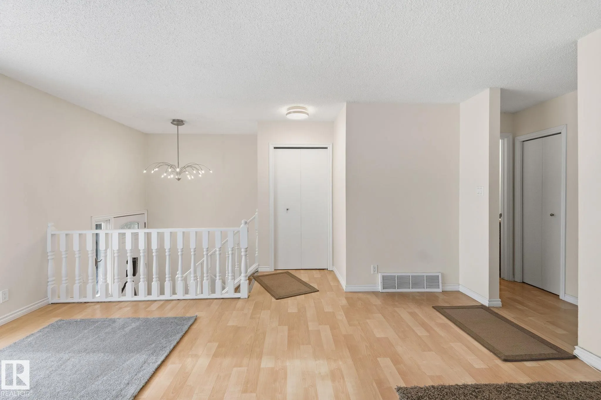 9508 9510 128 Avenue