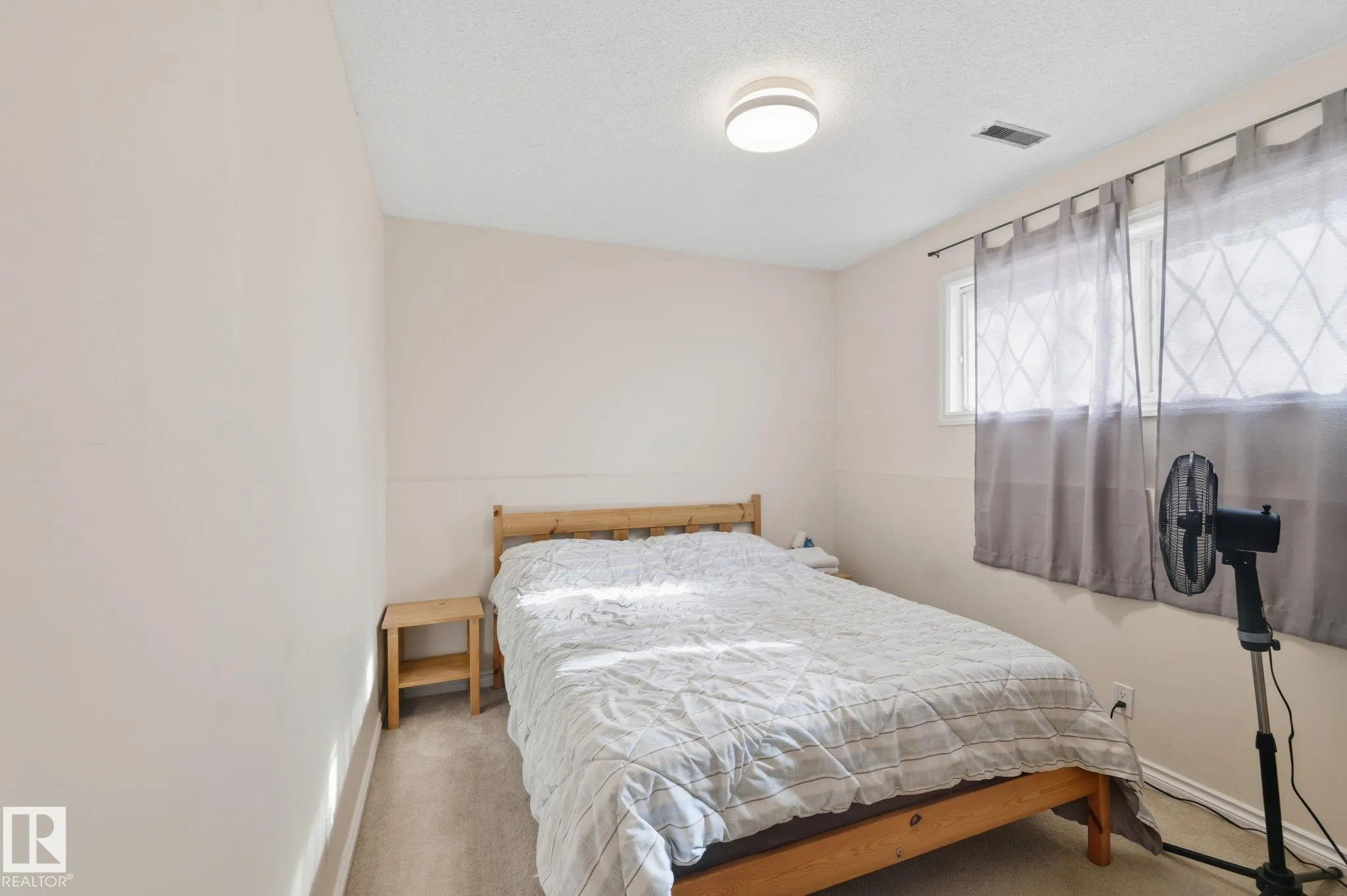 9508 9510 128 Avenue