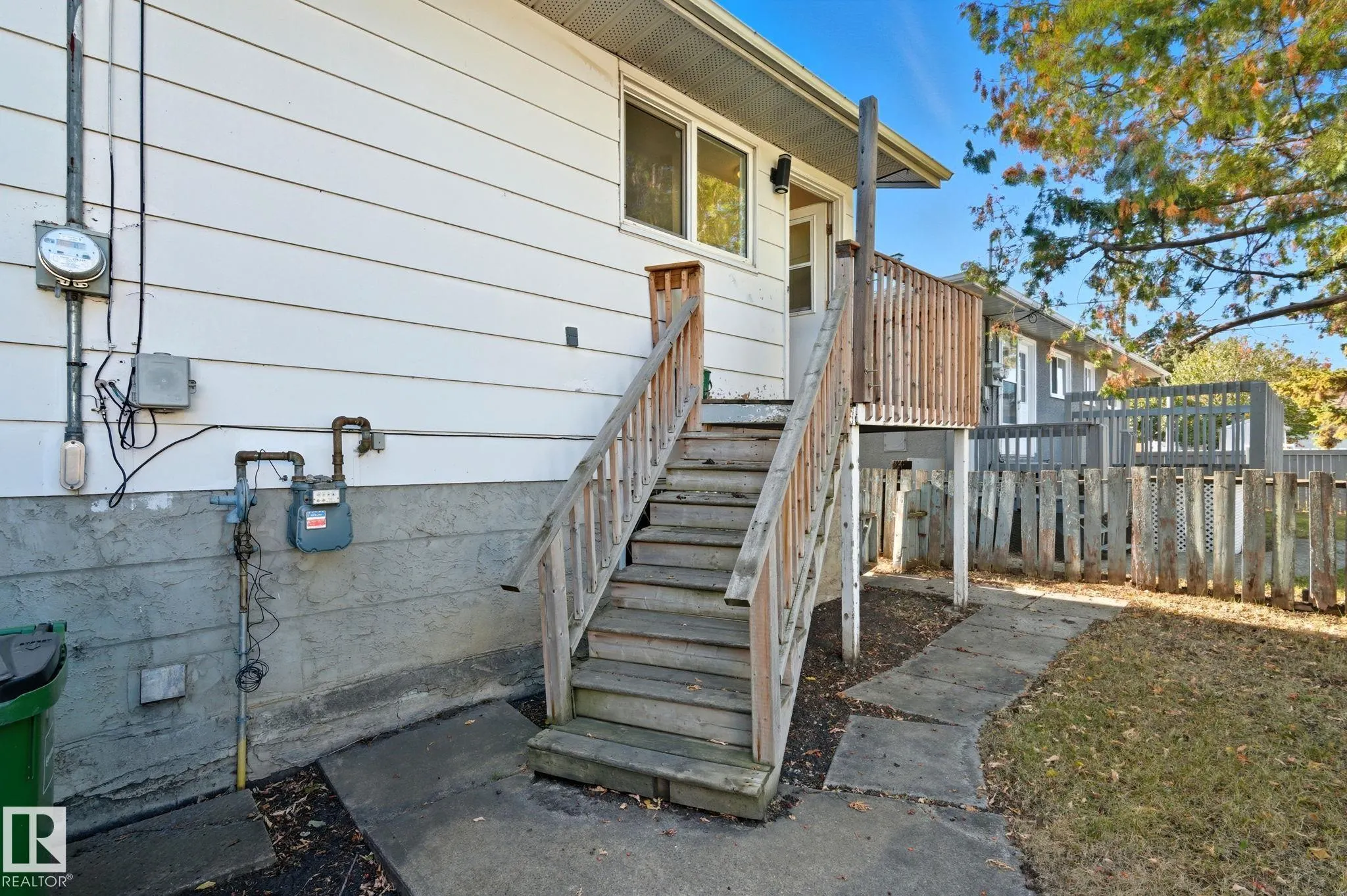 9508 9510 128 Avenue
