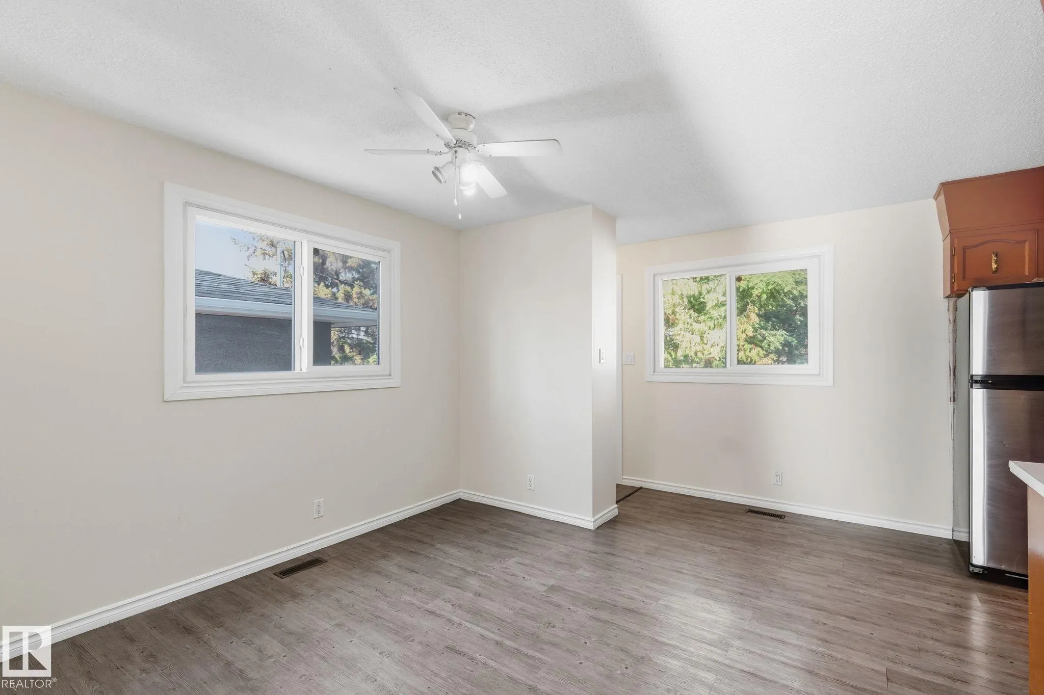 9508 9510 128 Avenue