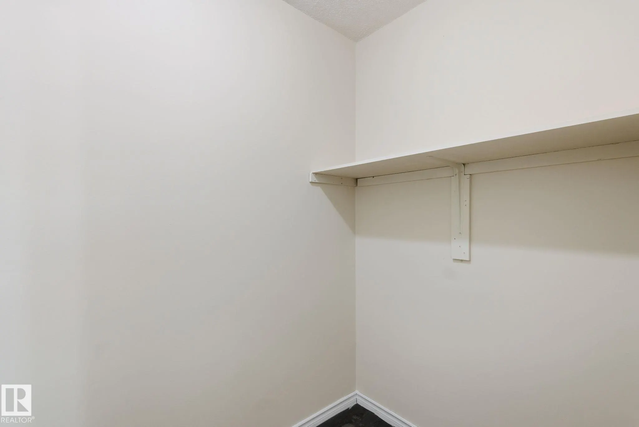 9508 9510 128 Avenue