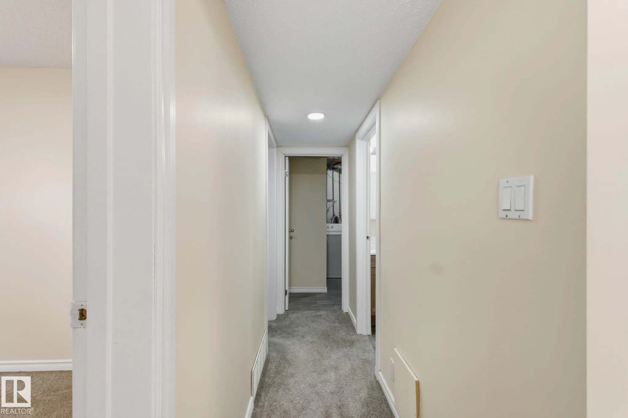 9508 9510 128 Avenue