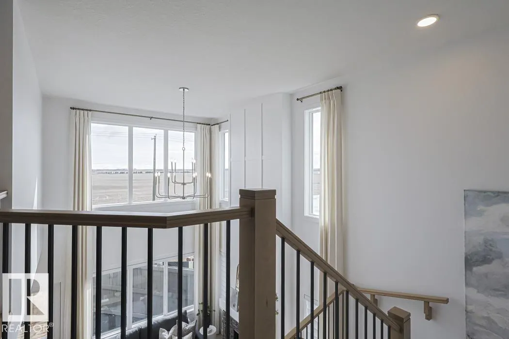 89 SUNLAND Way