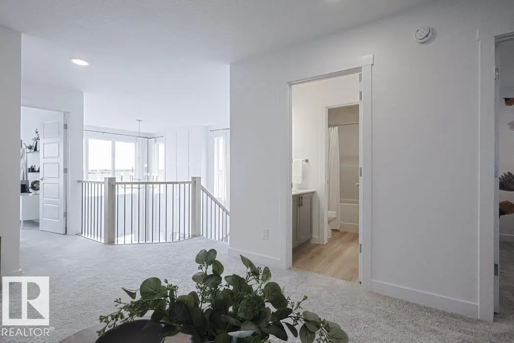 89 SUNLAND Way