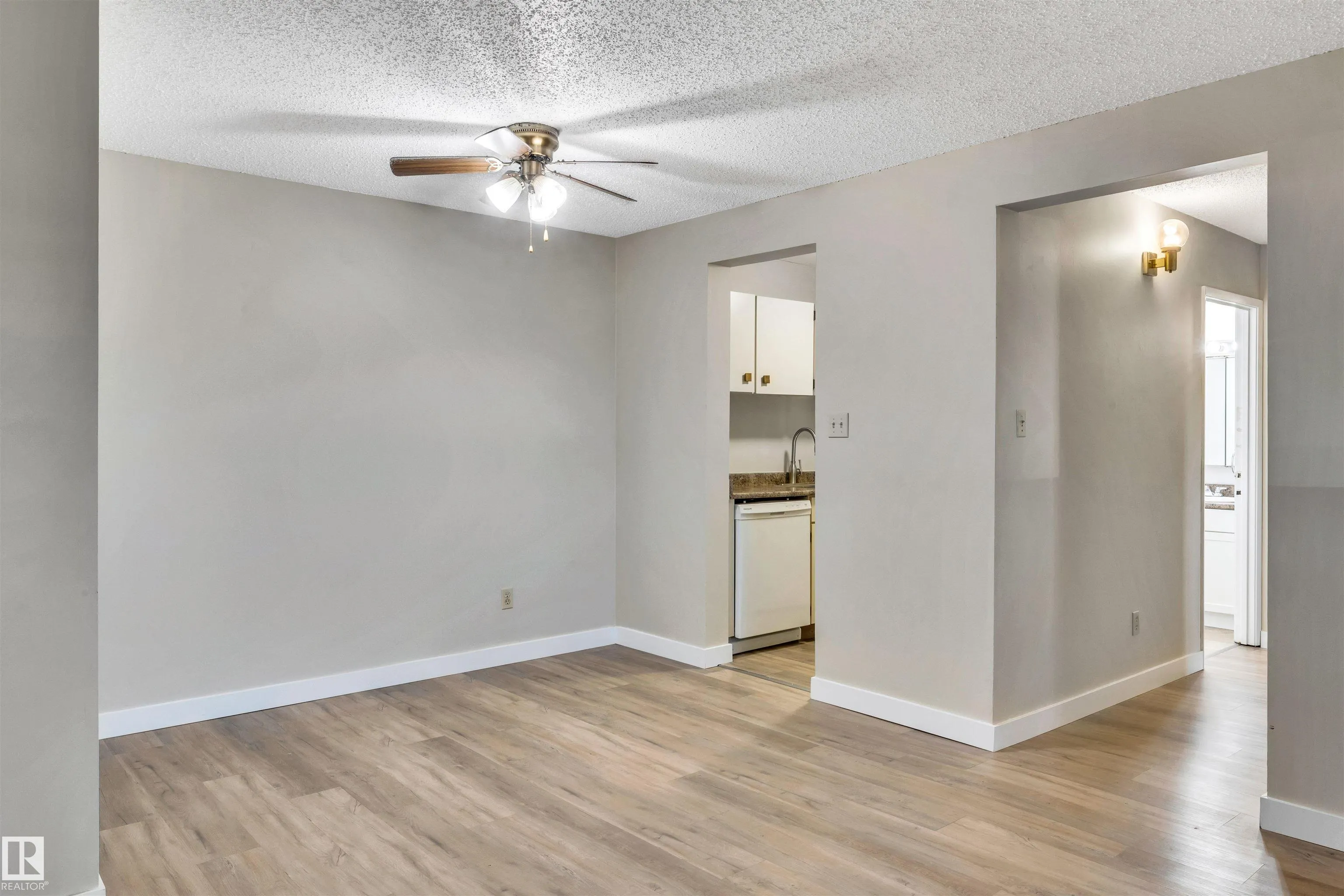5011 TUDOR Glen