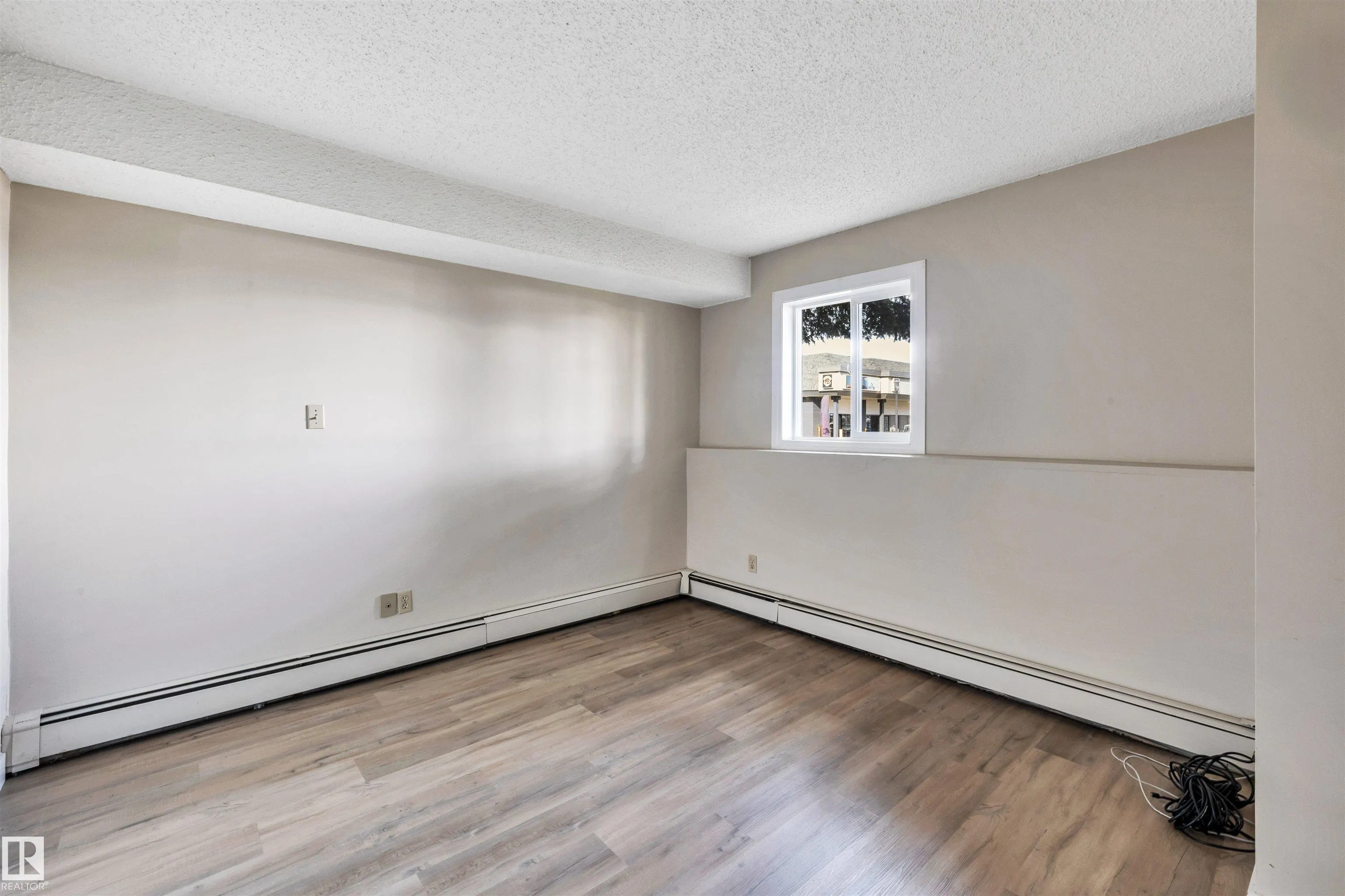 5011 TUDOR Glen