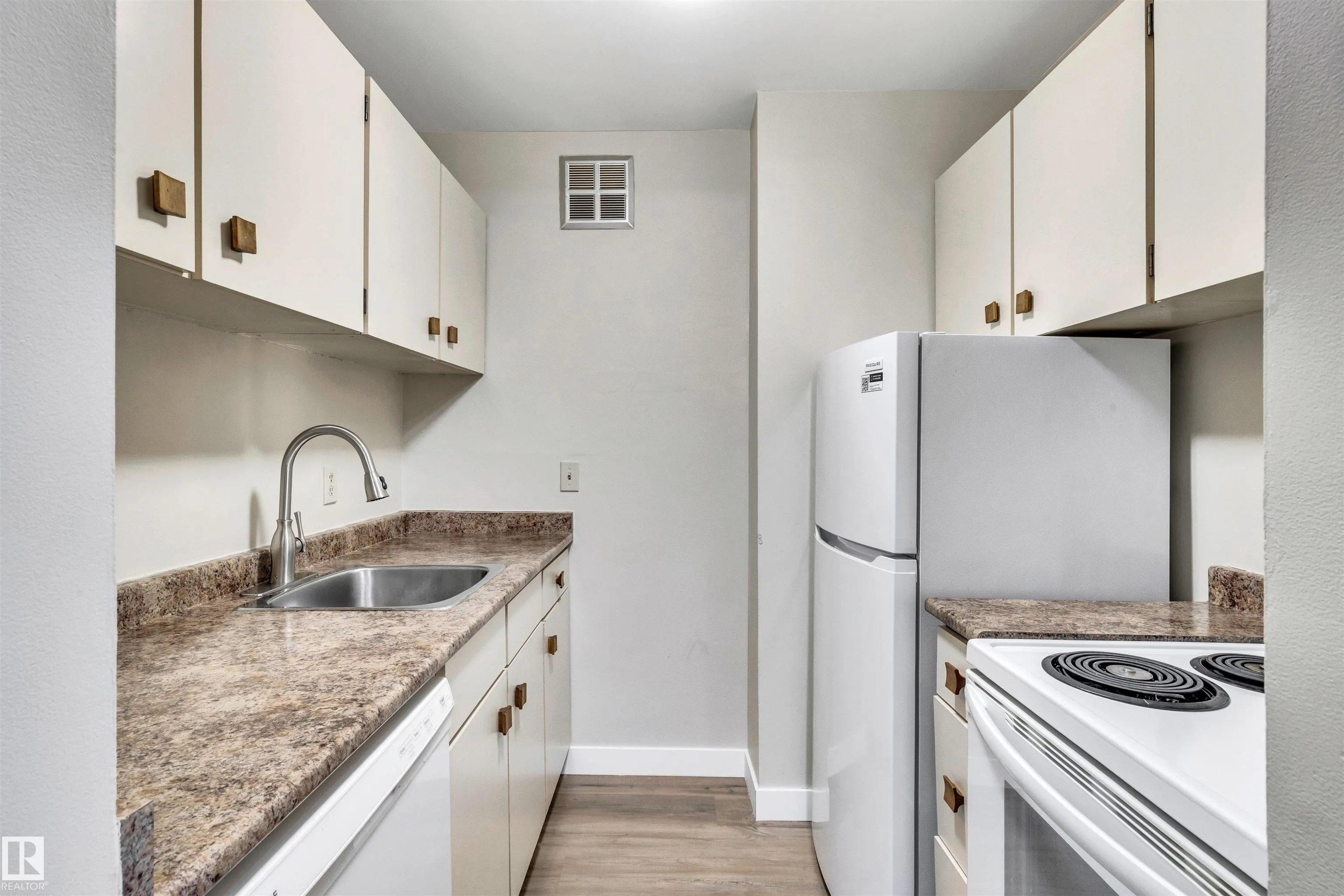 5011 TUDOR Glen