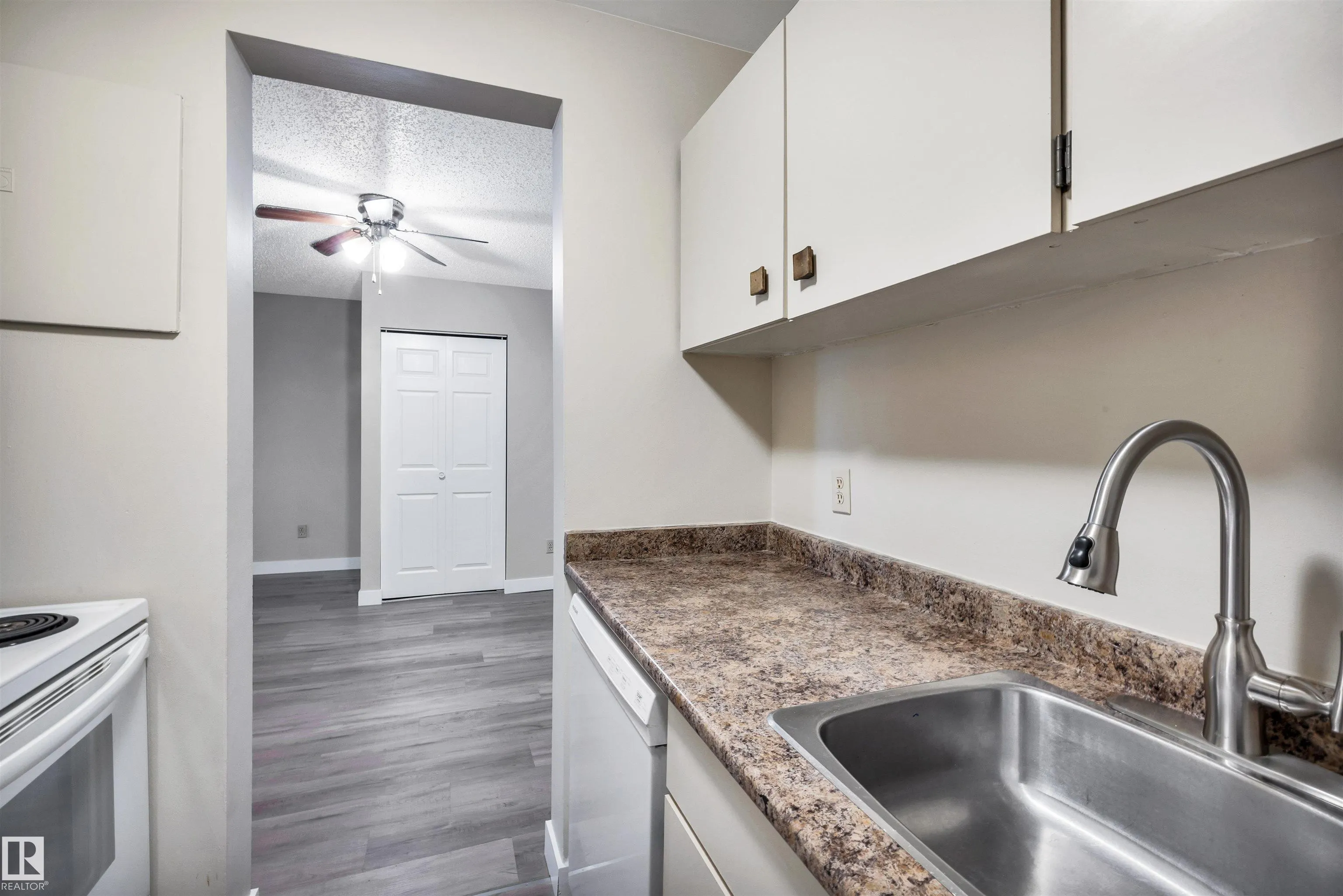 5011 TUDOR Glen