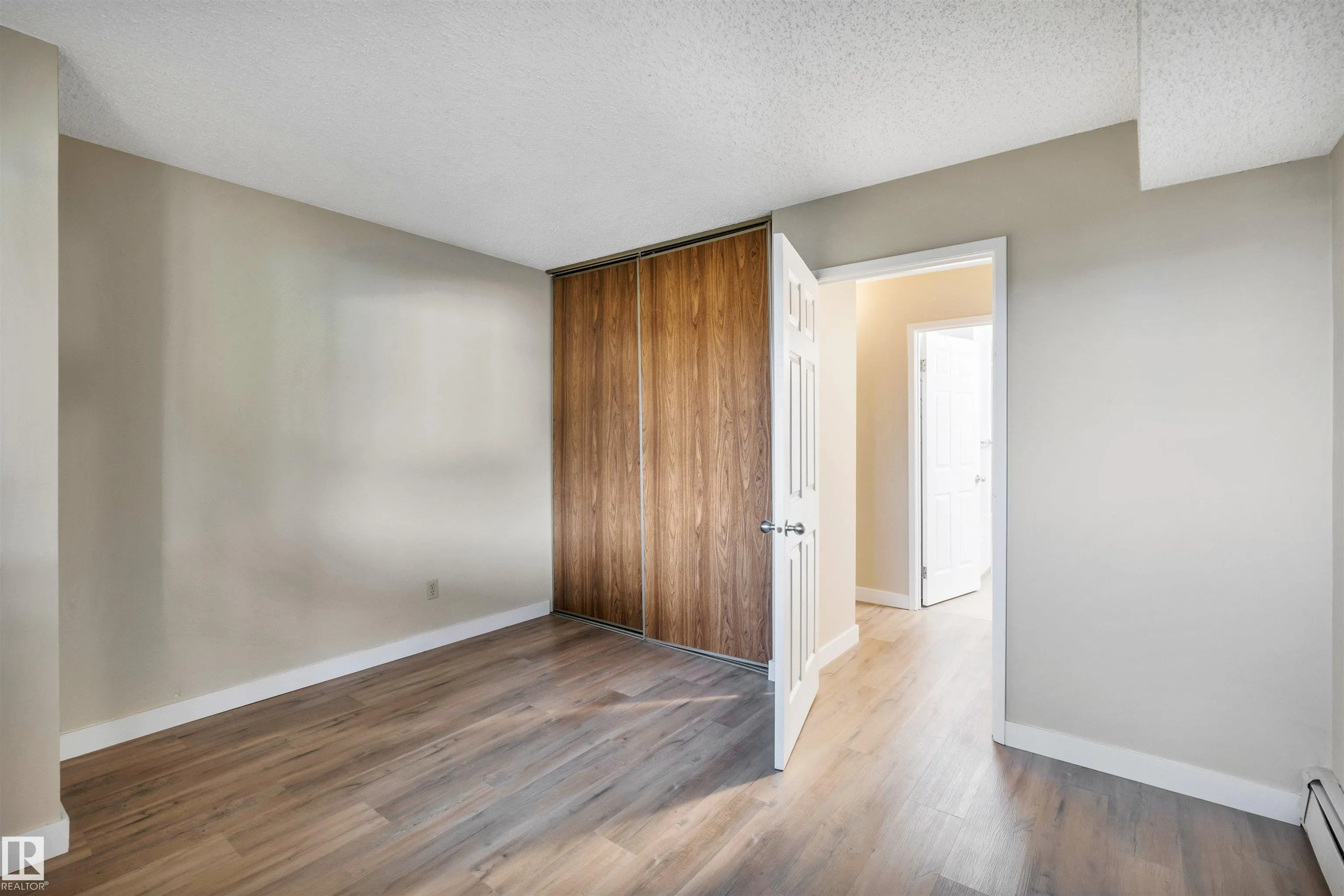 5011 TUDOR Glen