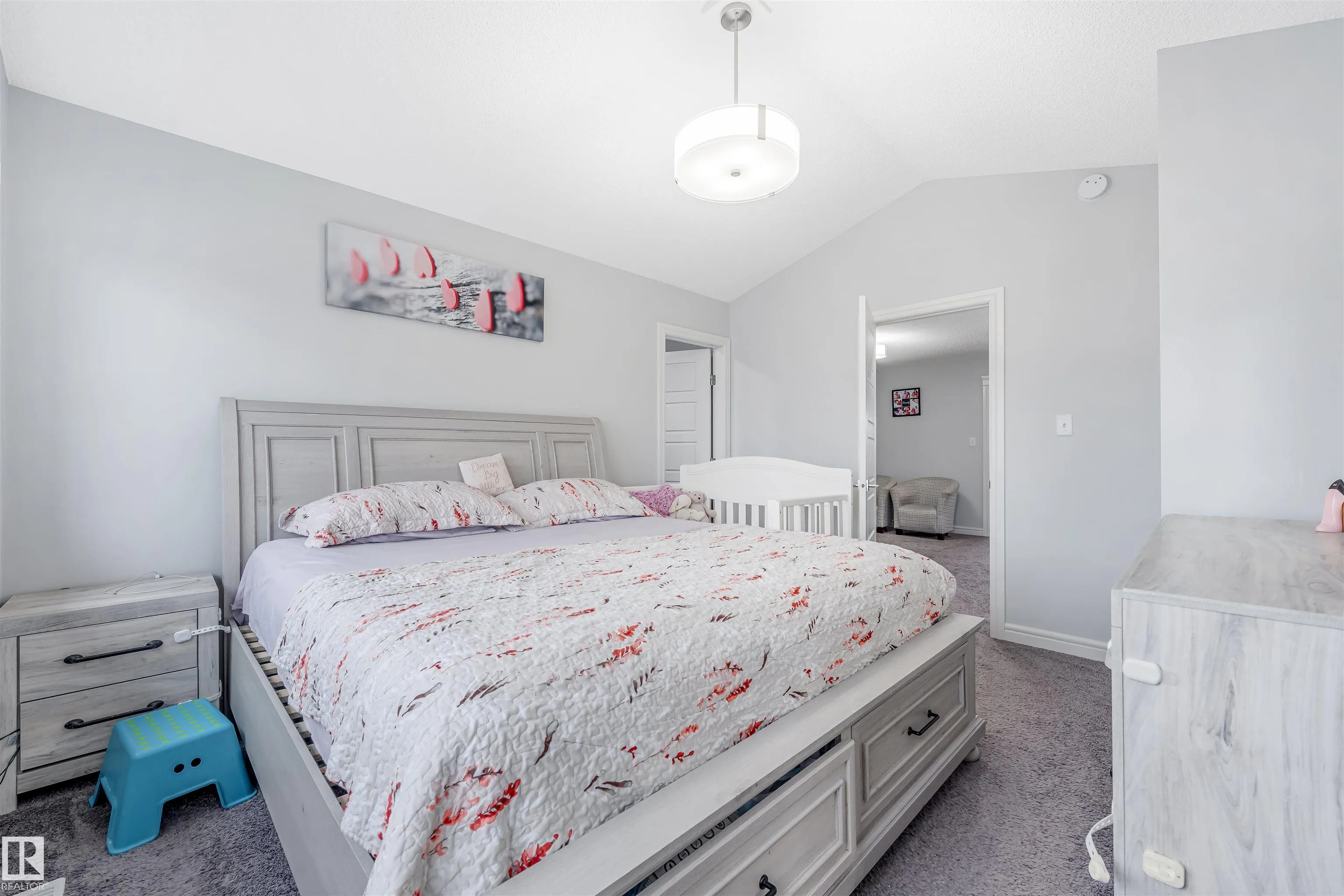 1024 DANIELS LOOP