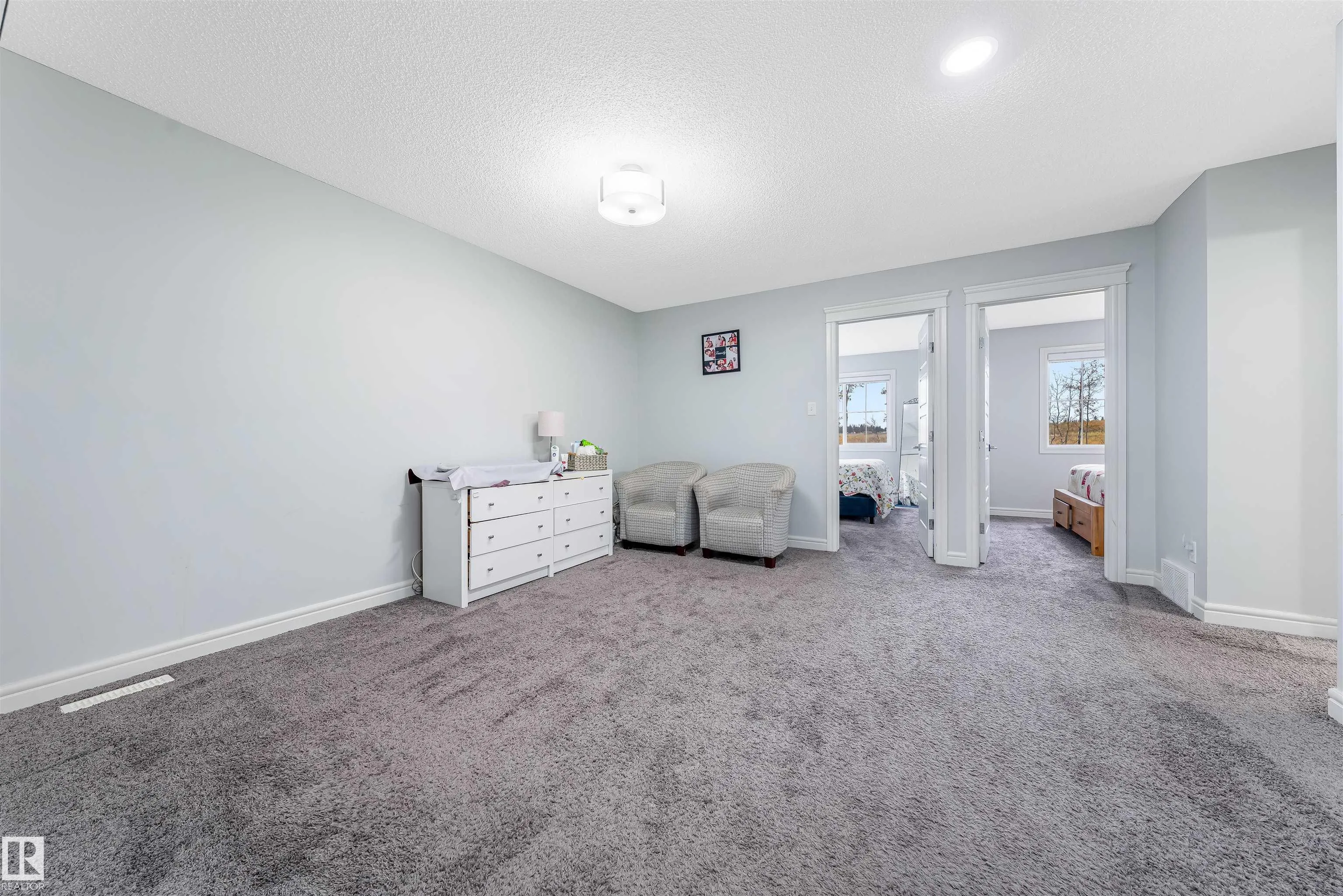 1024 DANIELS LOOP
