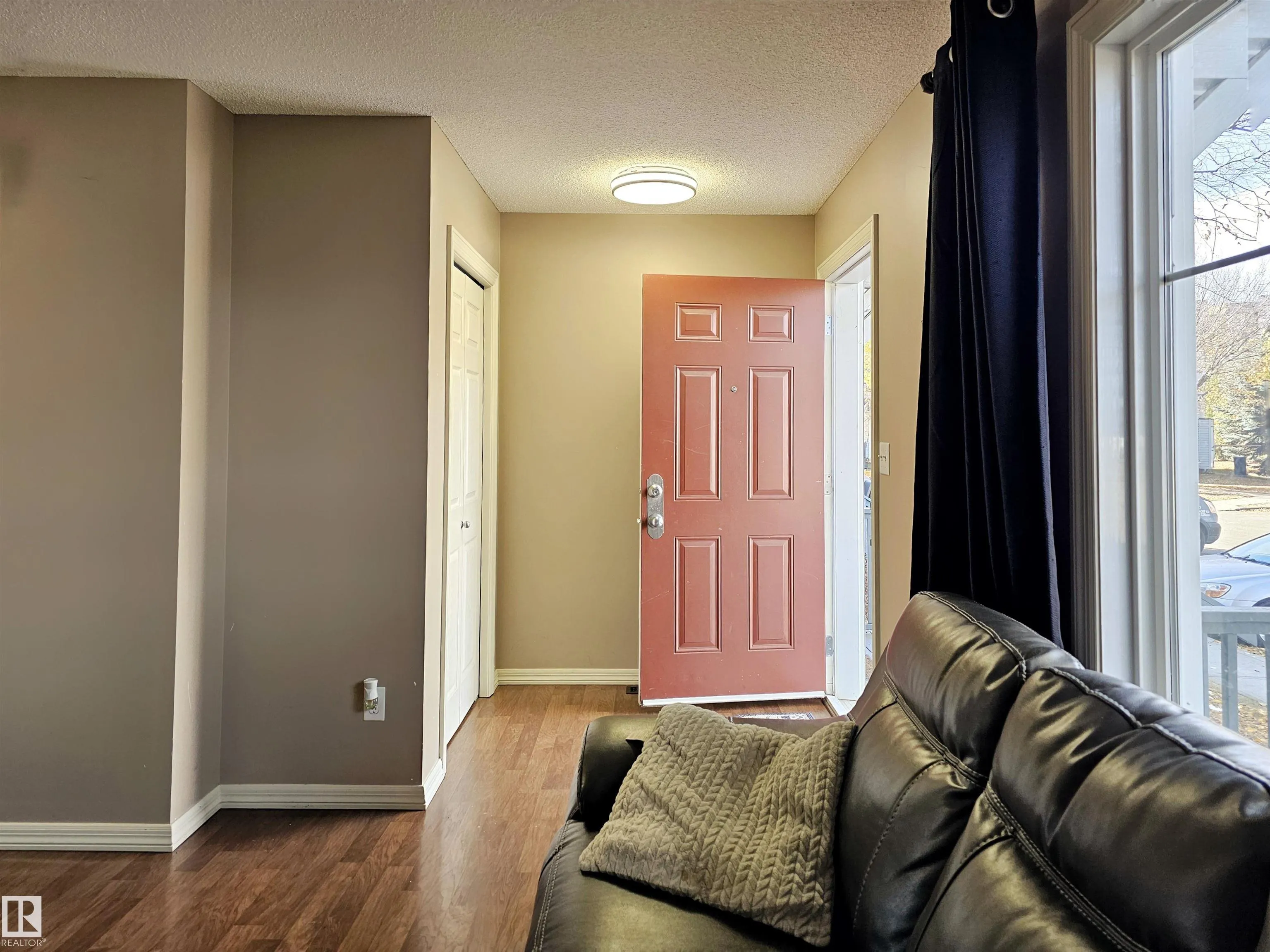 1404 HERMITAGE Road