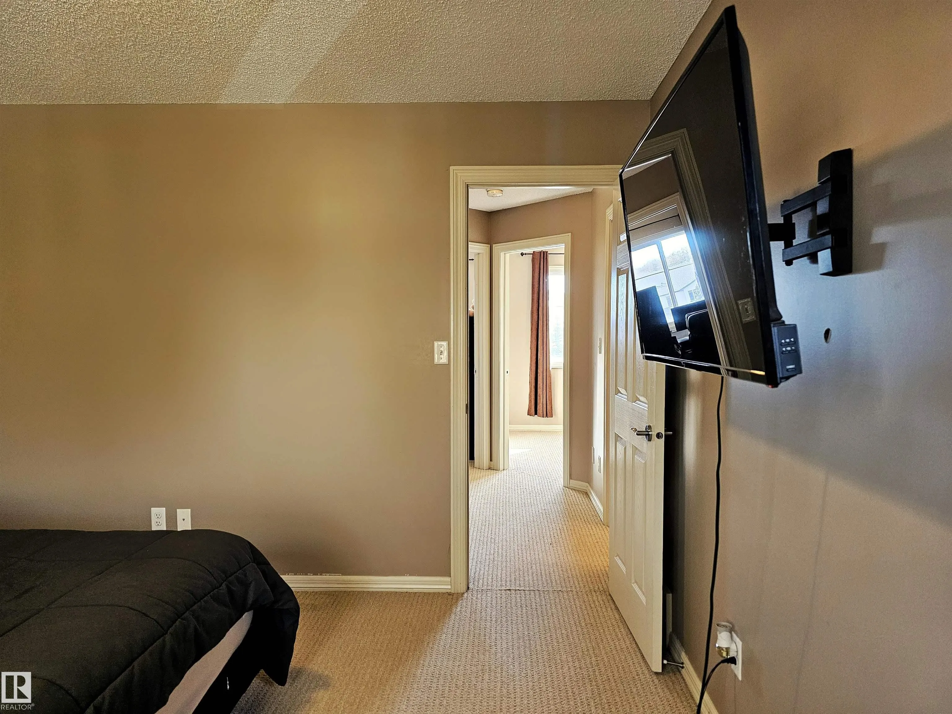 1404 HERMITAGE Road
