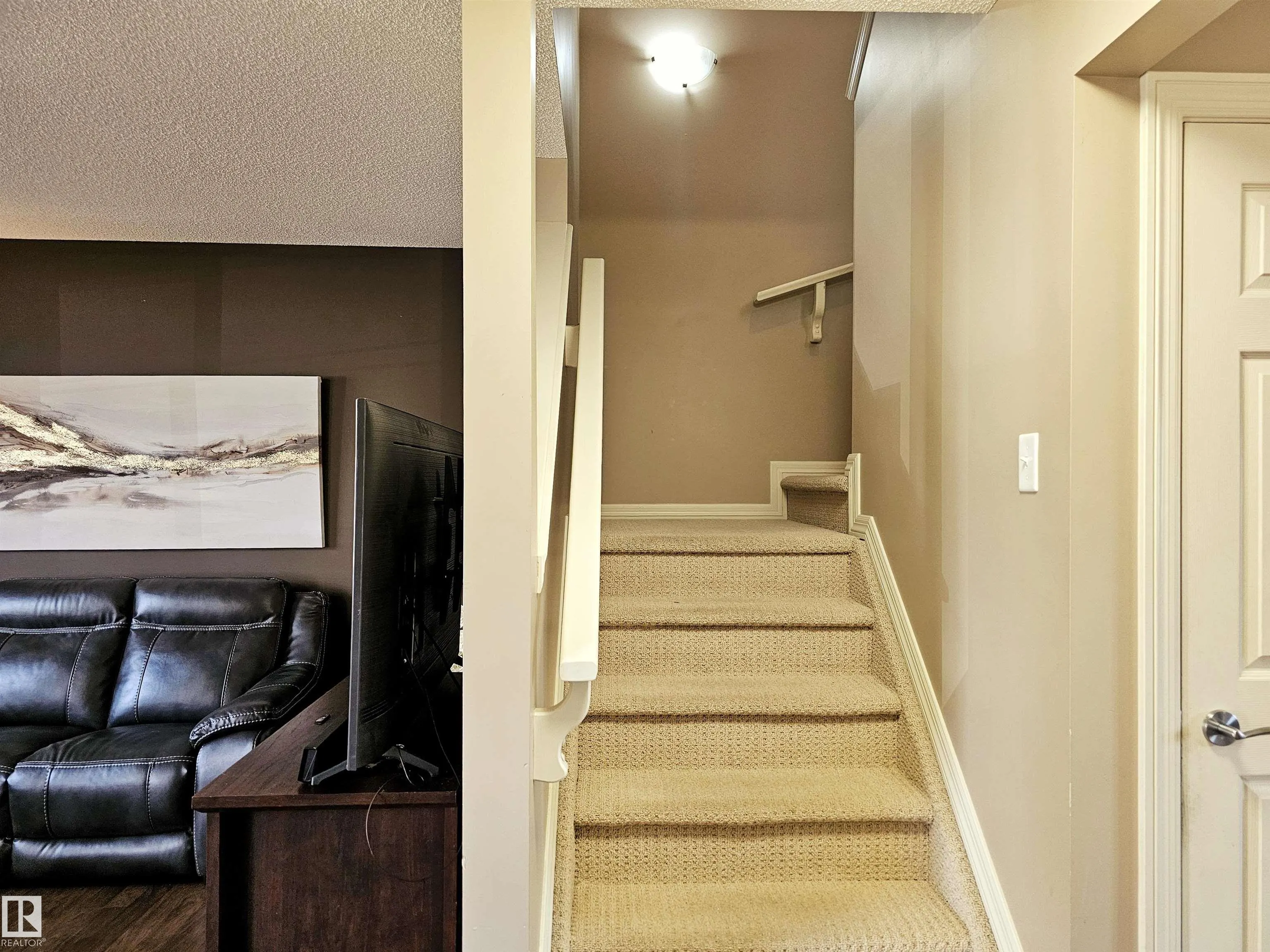 1404 HERMITAGE Road