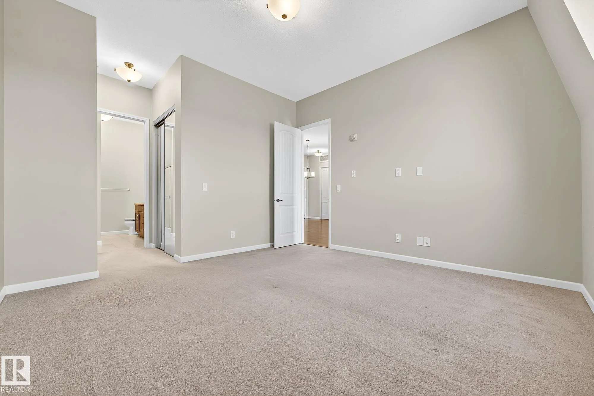 6083 MAYNARD Way