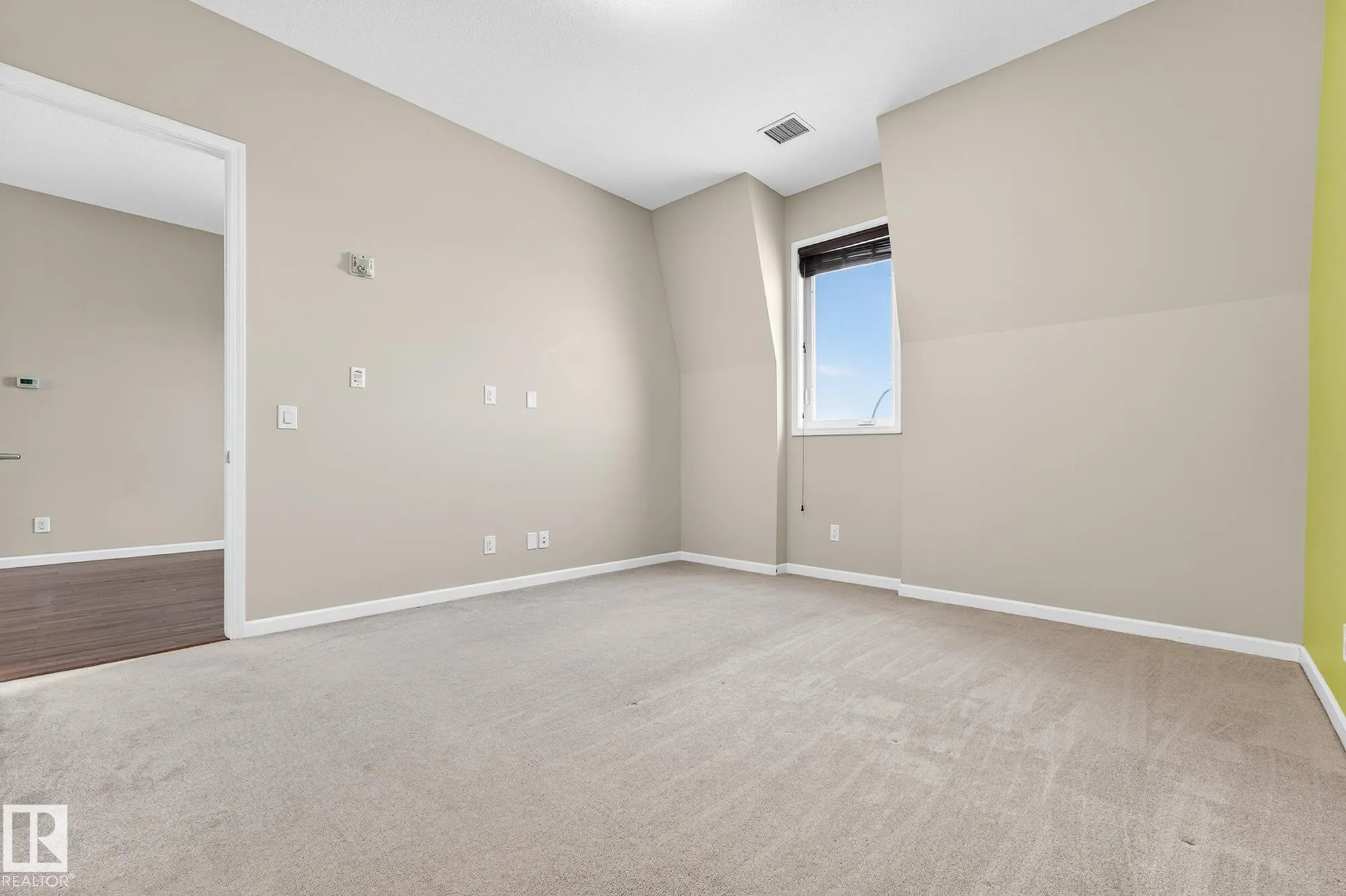 6083 MAYNARD Way