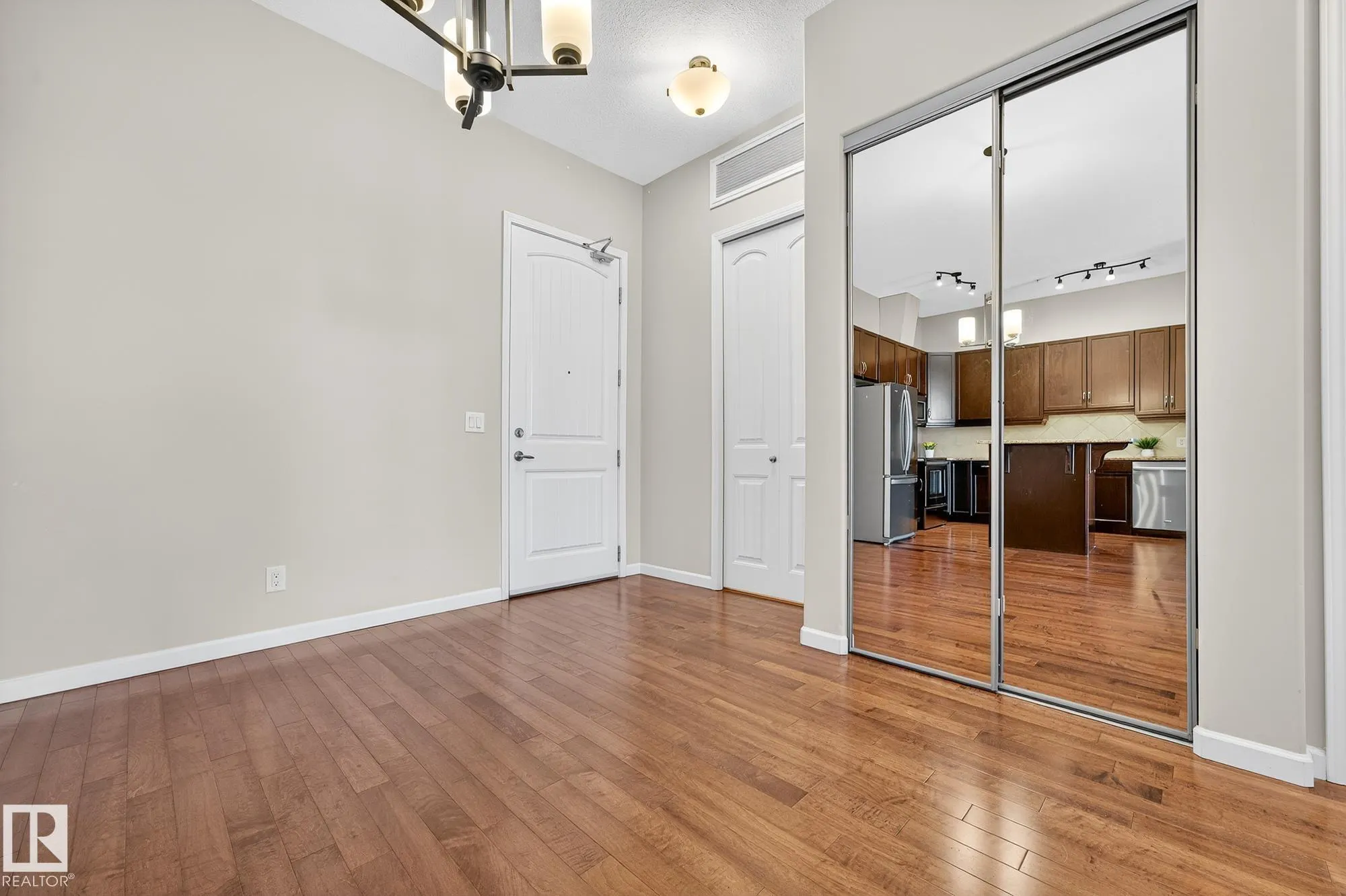 6083 MAYNARD Way
