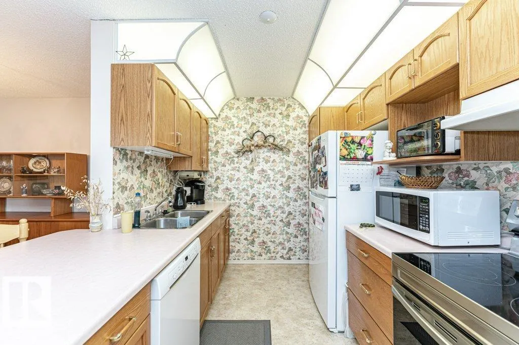 911 RABBIT HILL Road