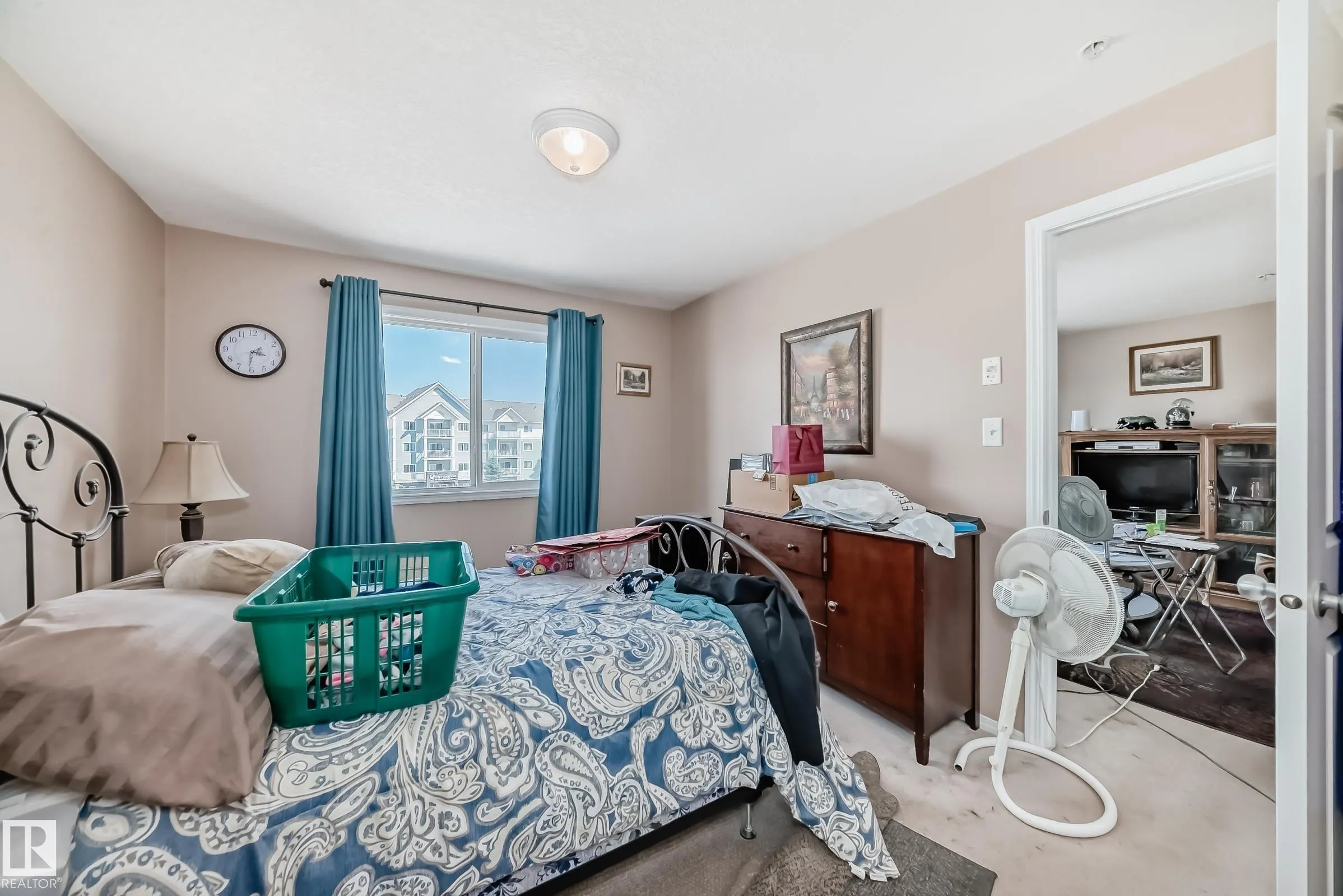 50 Woodsmere Close