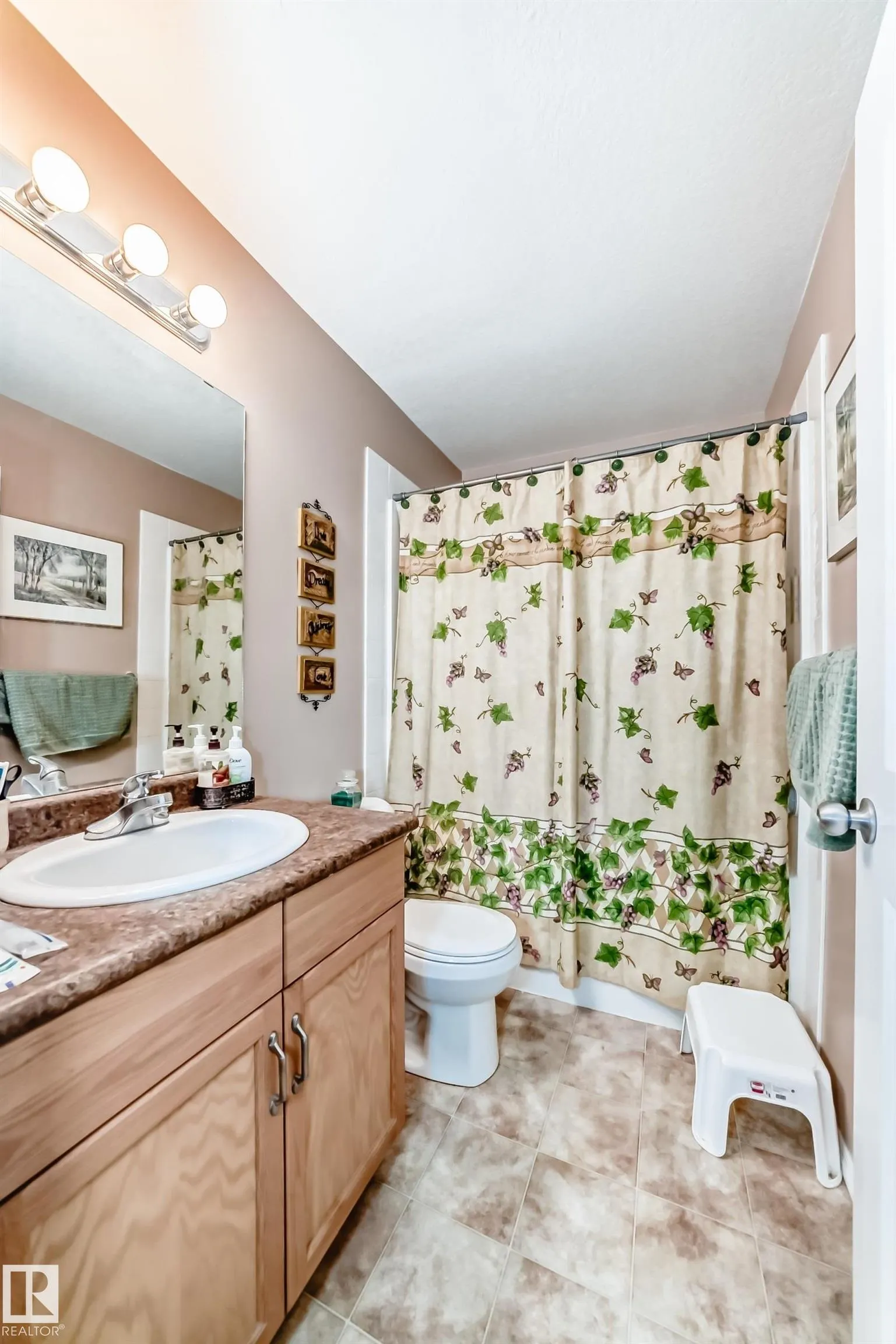 50 Woodsmere Close