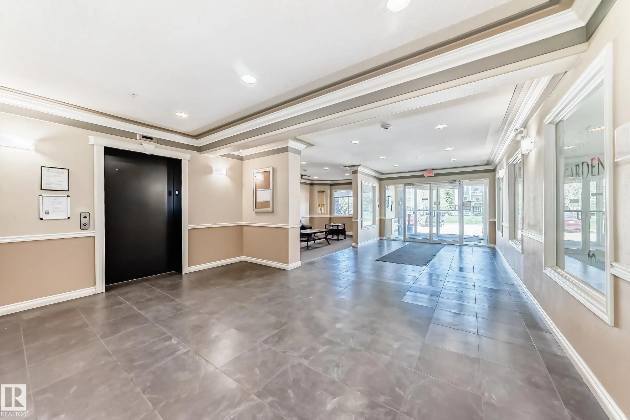 50 Woodsmere Close