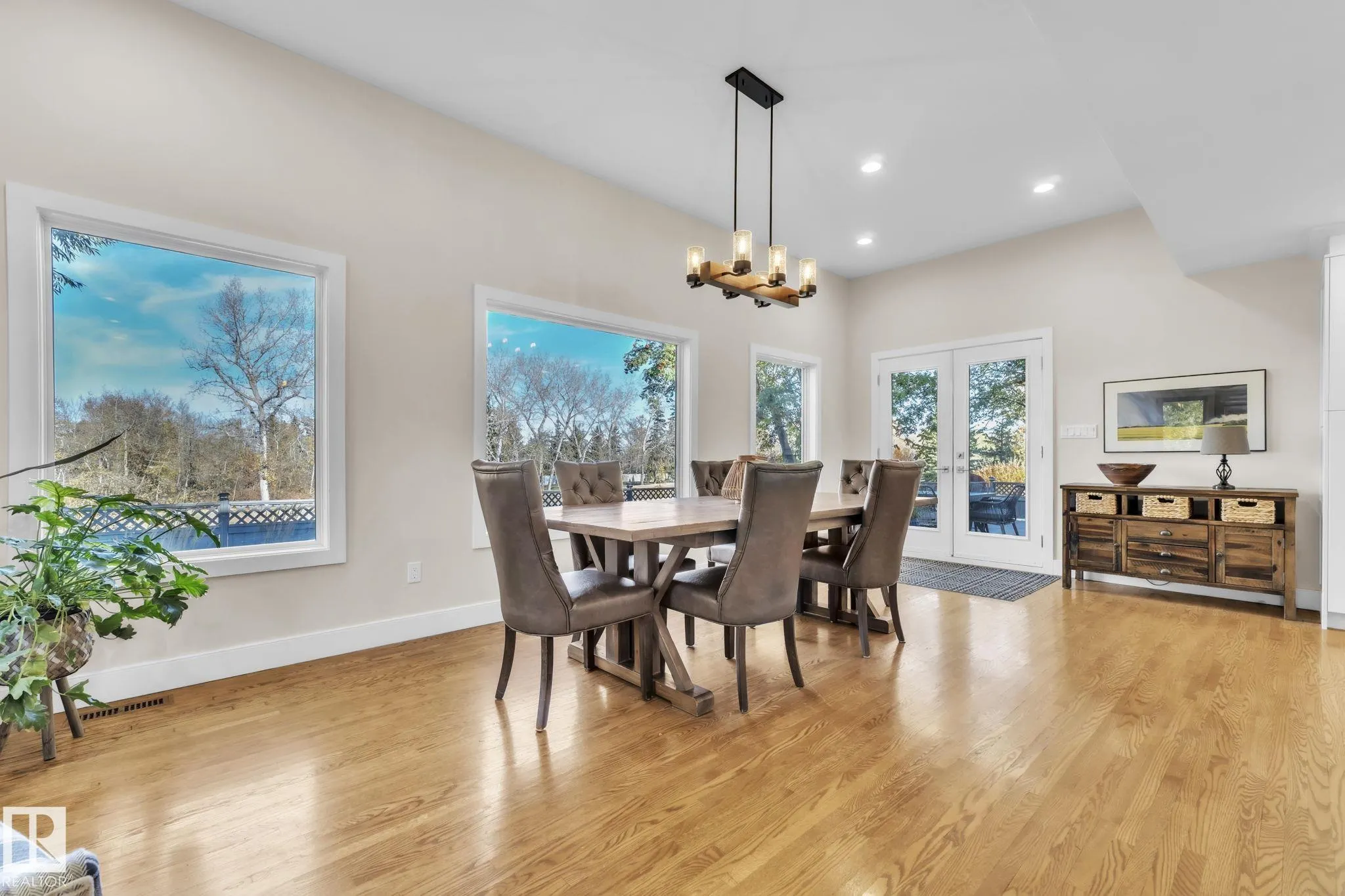 26 BEAUVISTA Drive