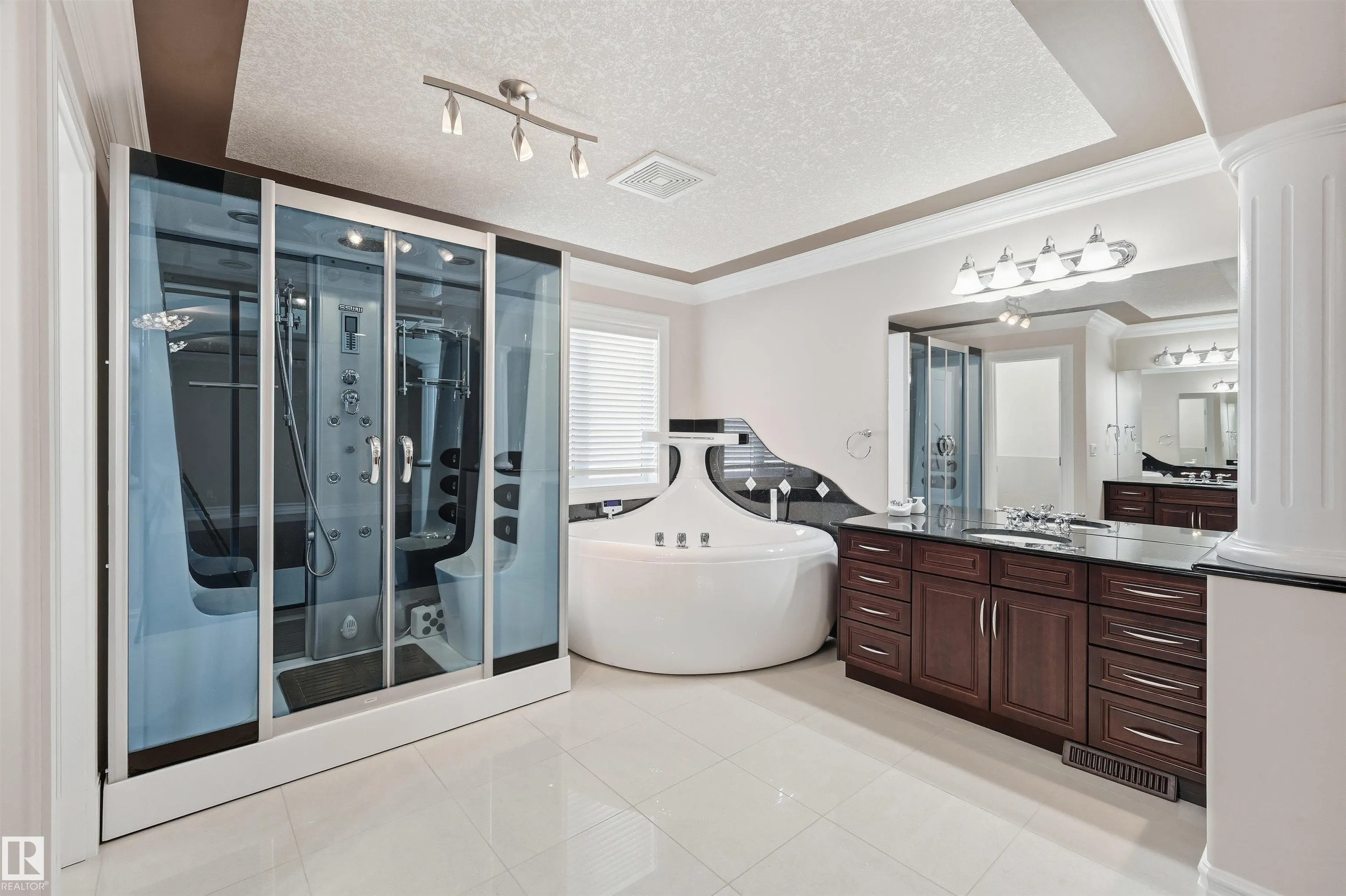 872 HOLLANDS Landing