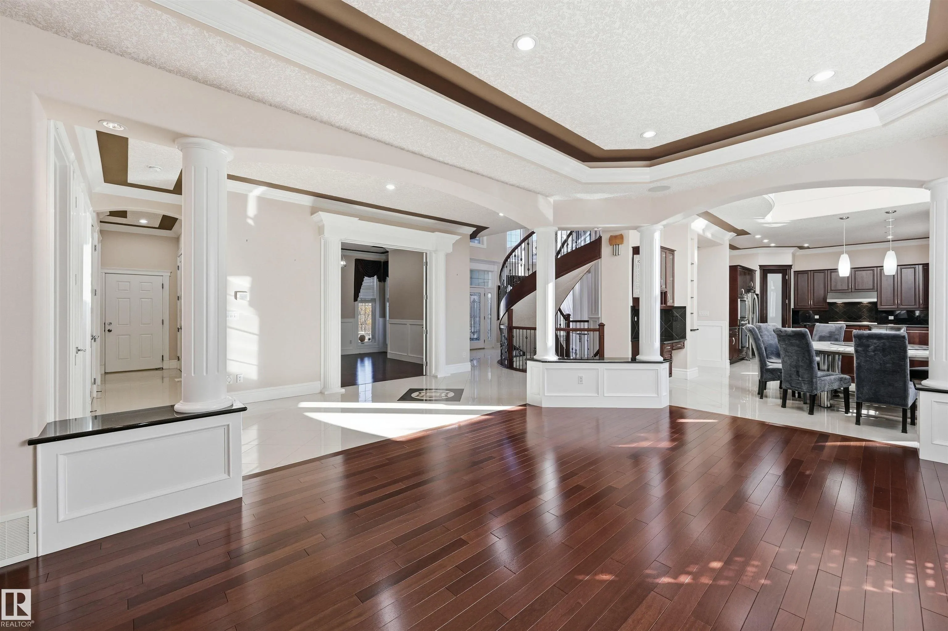 872 HOLLANDS Landing