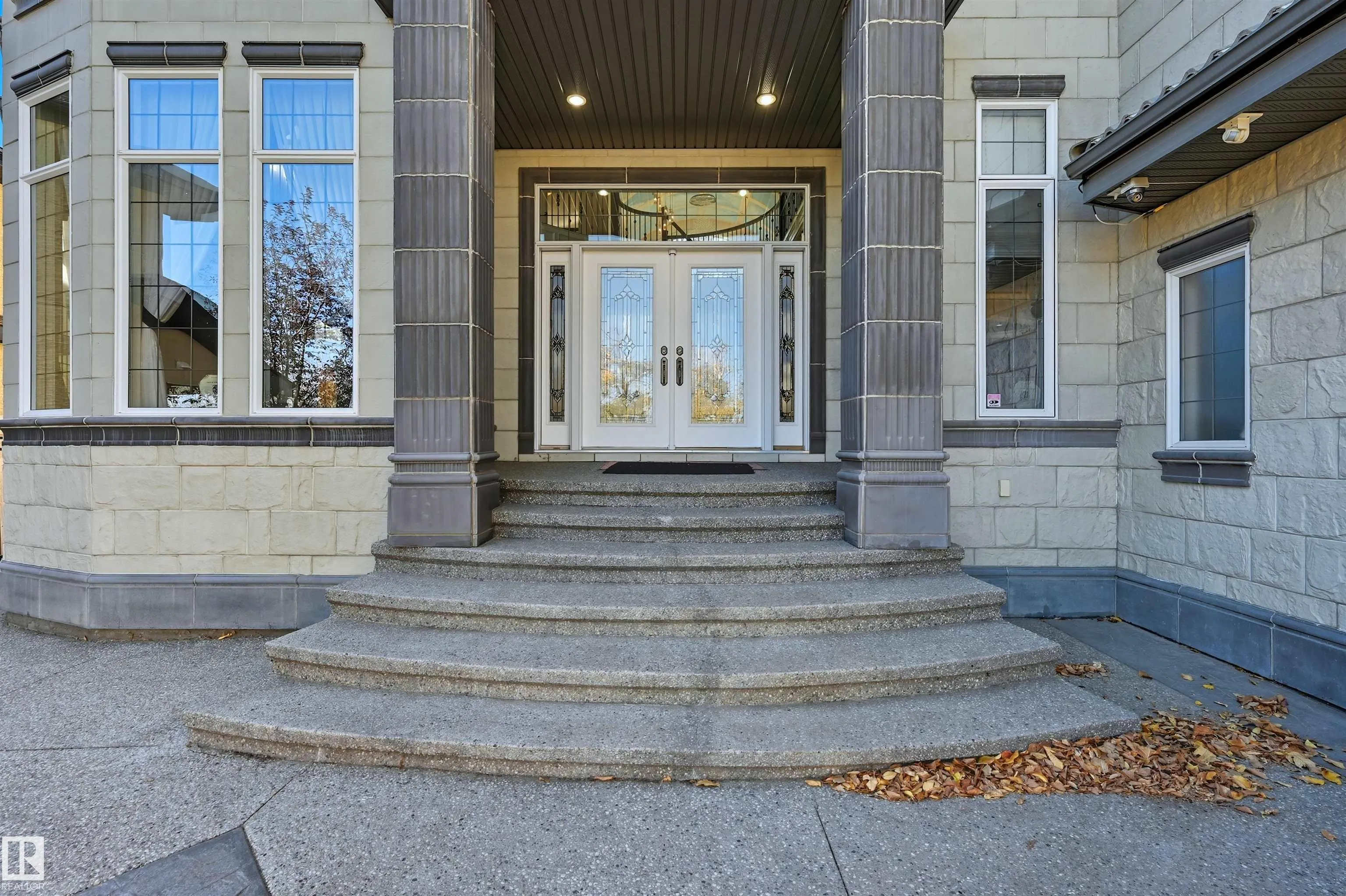 872 HOLLANDS Landing