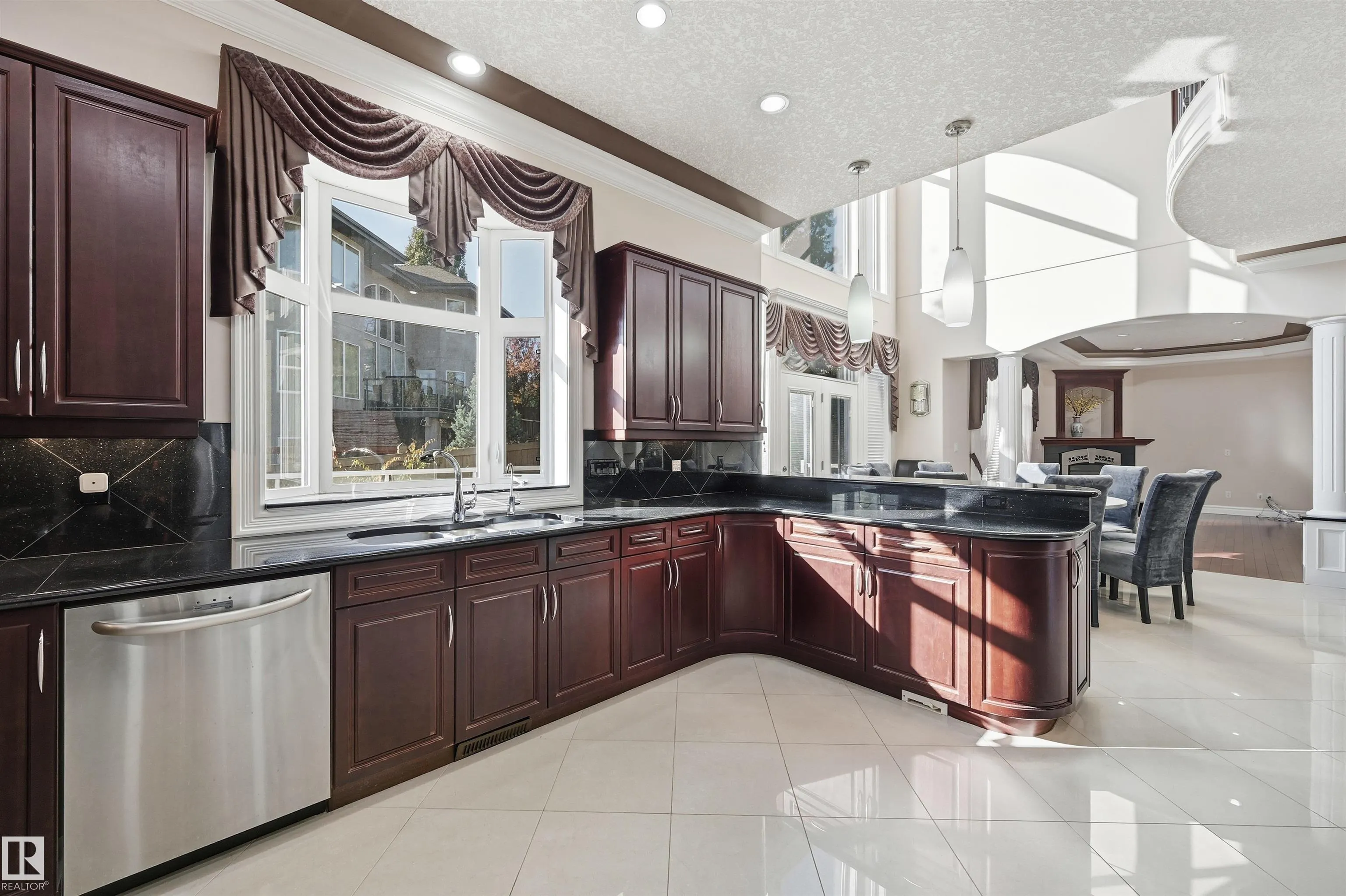 872 HOLLANDS Landing