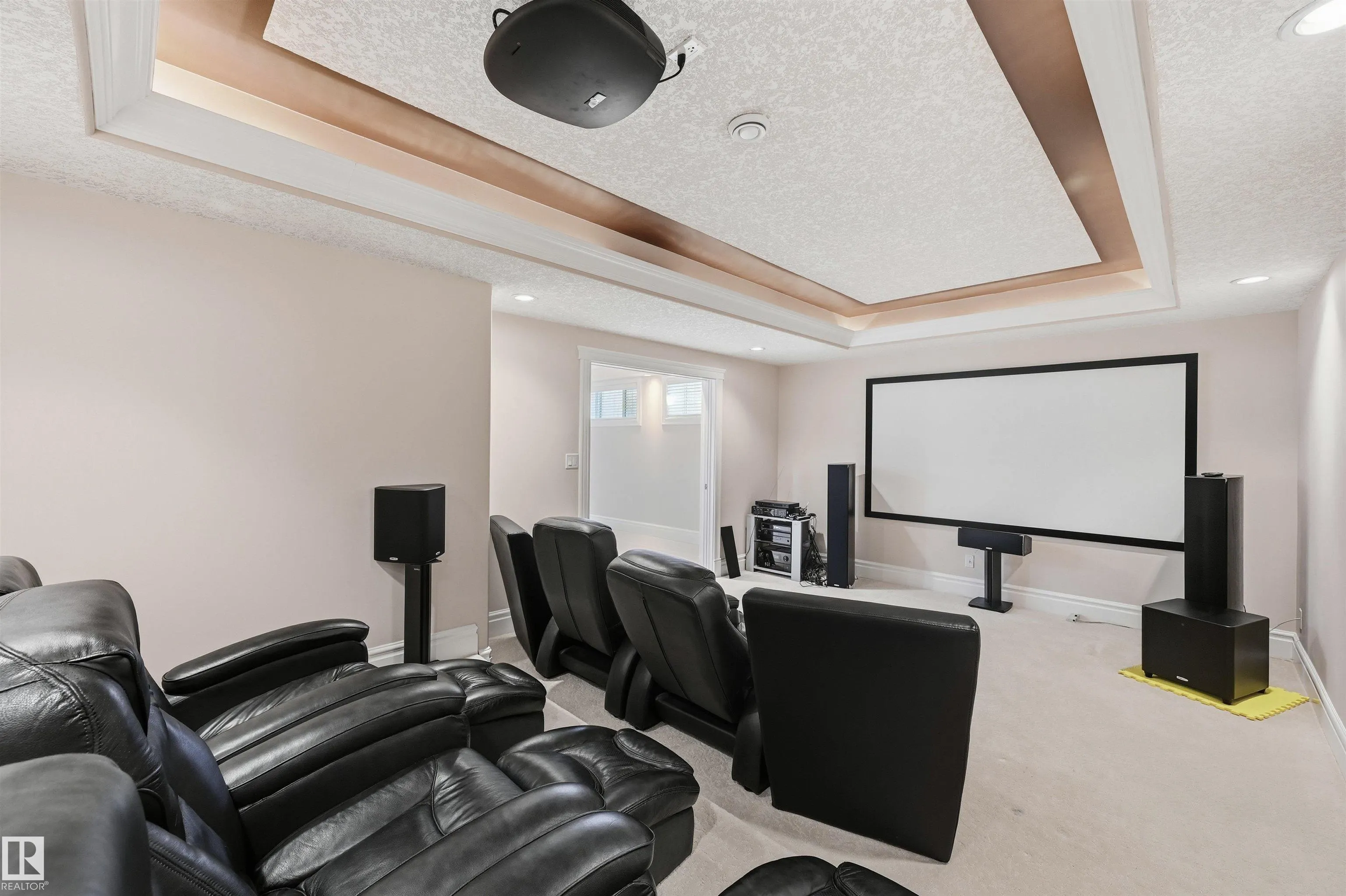 872 HOLLANDS Landing