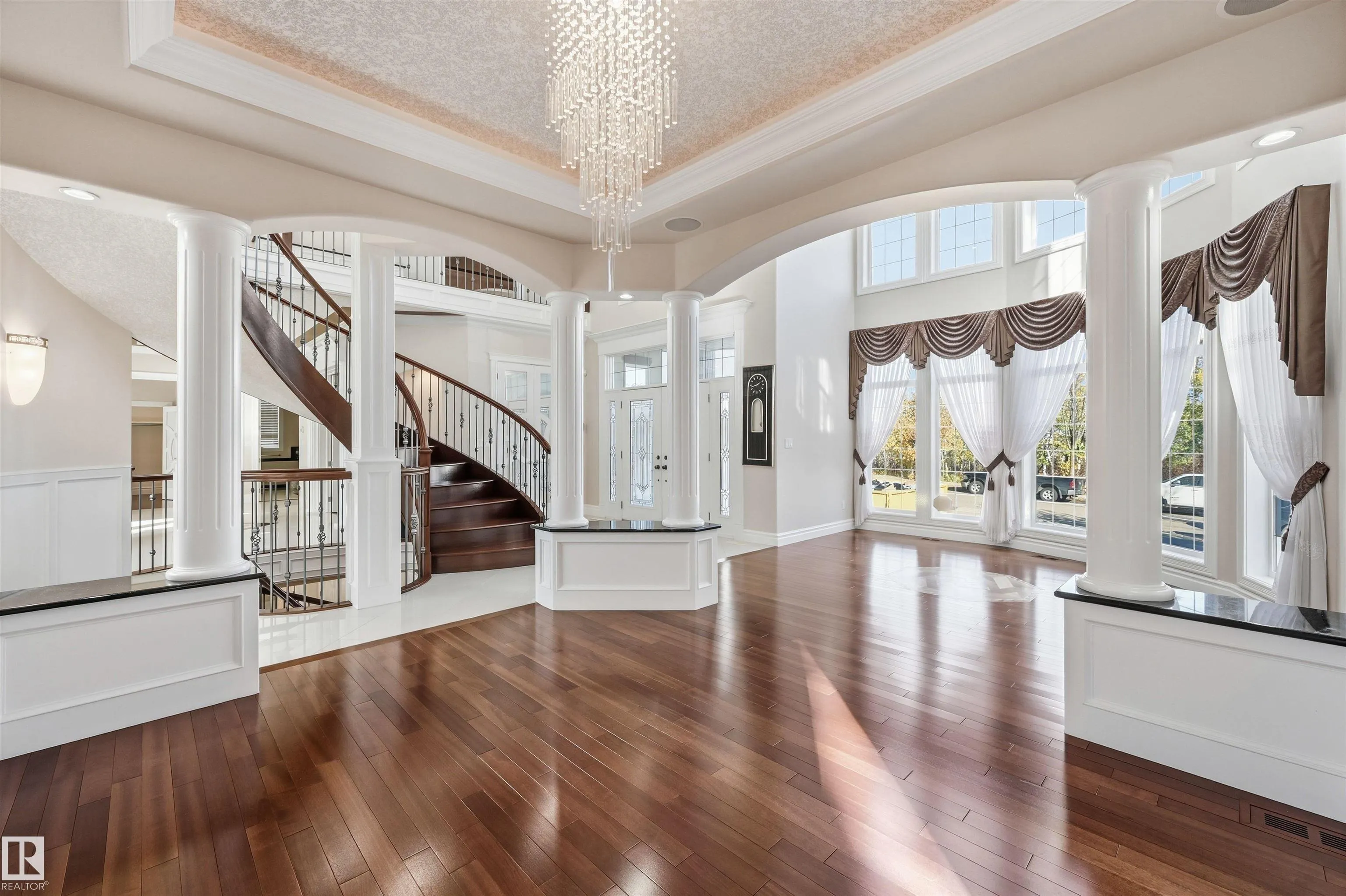 872 HOLLANDS Landing